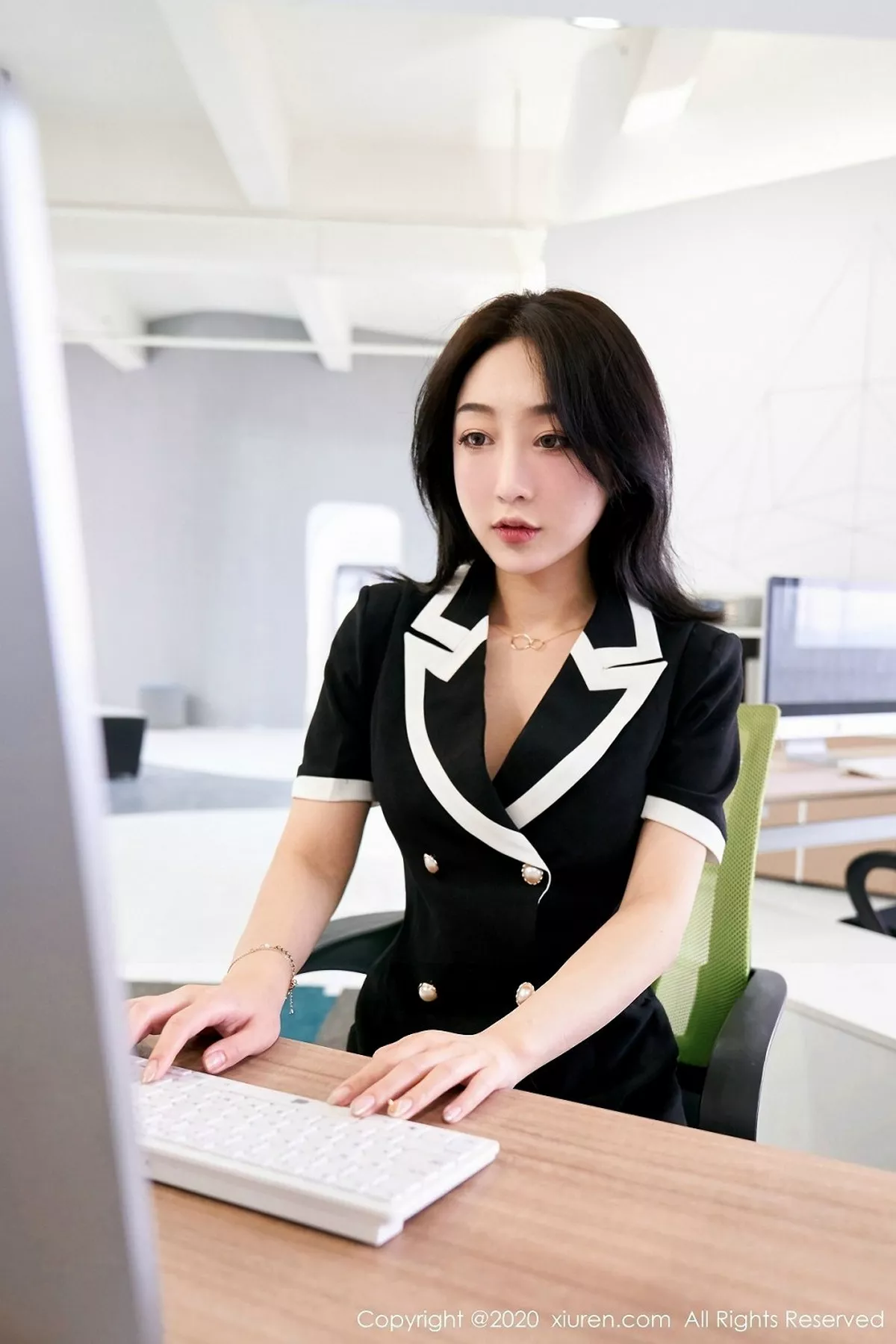 [XiuRen秀人网] 2020.05.05 No.2216 九月生__ [69P] NO.9