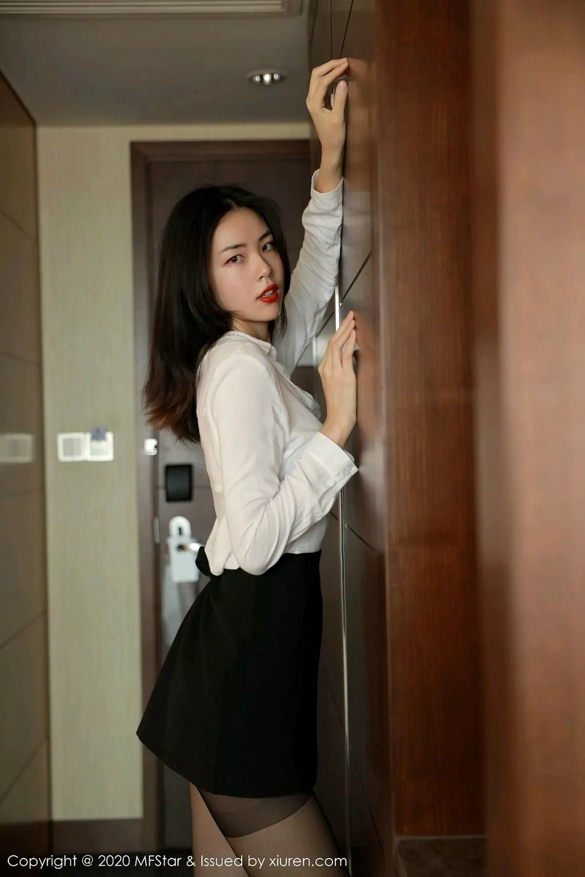 [MFStar模范学院] 2020.08.19 VOL.371 噜噜妞儿 [56P] NO.8