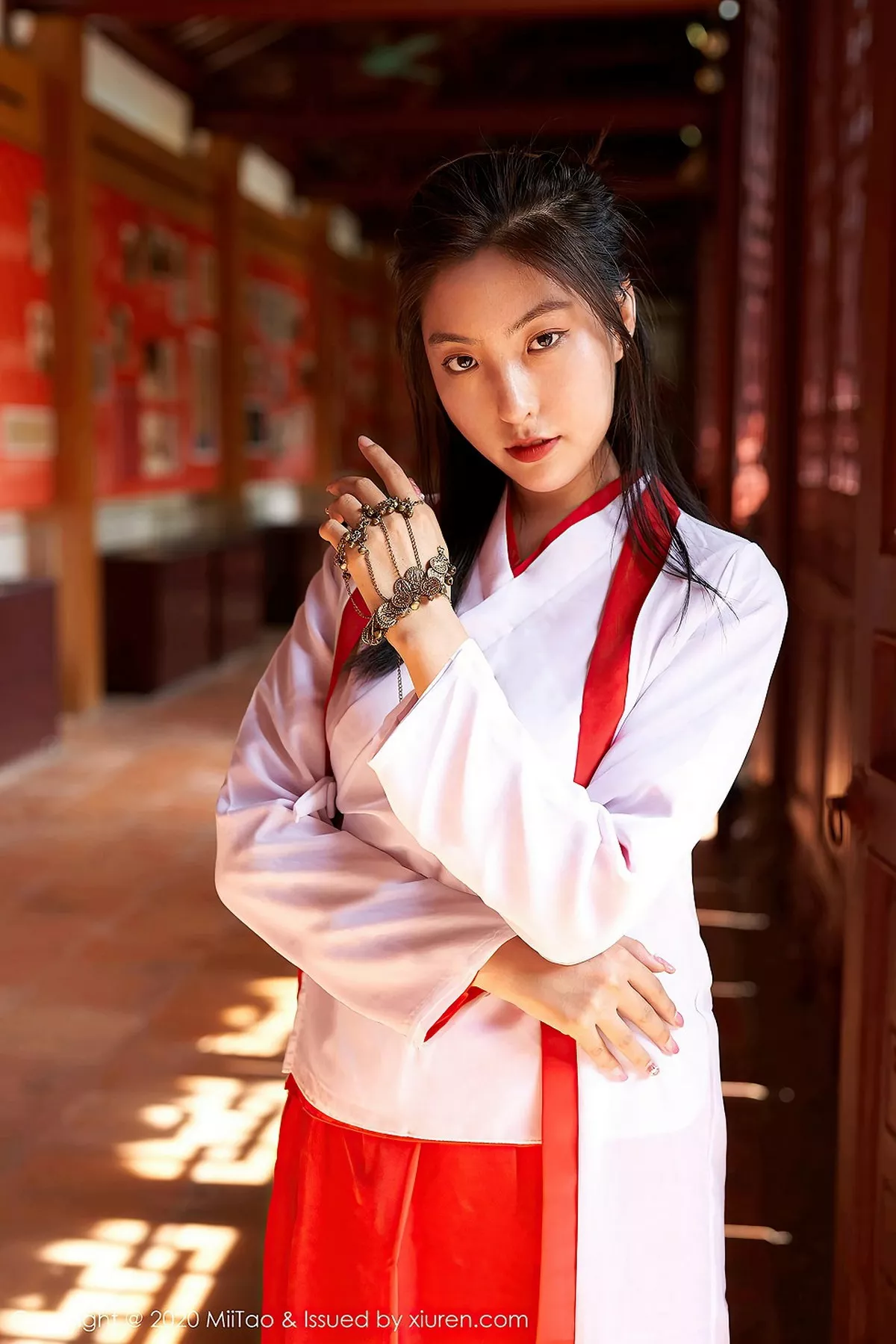 [MiiTao蜜桃社] 2020.09.02 VOL.142 茵茵简 [34P] NO.12