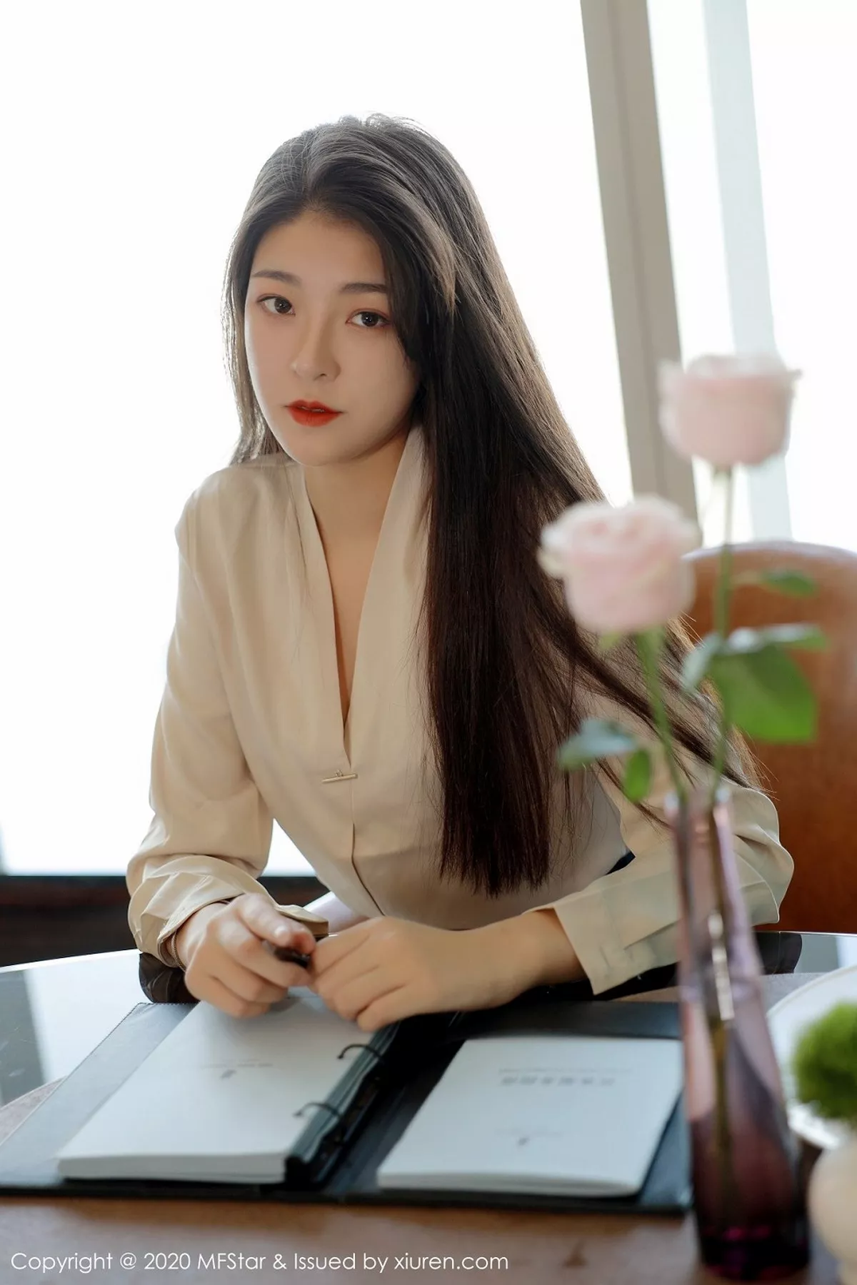 [MFStar模范学院] 2020.11.30 VOL.418 Laura苏雨彤 [41P] NO.4