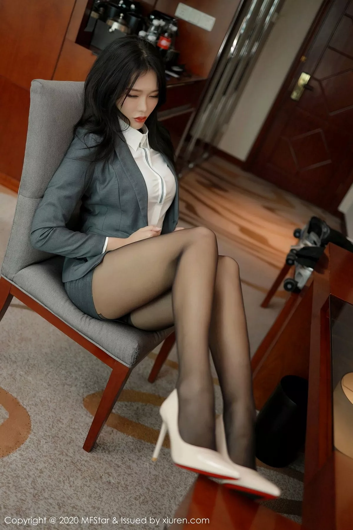 [MFStar模范学院] 2020.12.18 VOL.426 娜比 [48P] NO.7