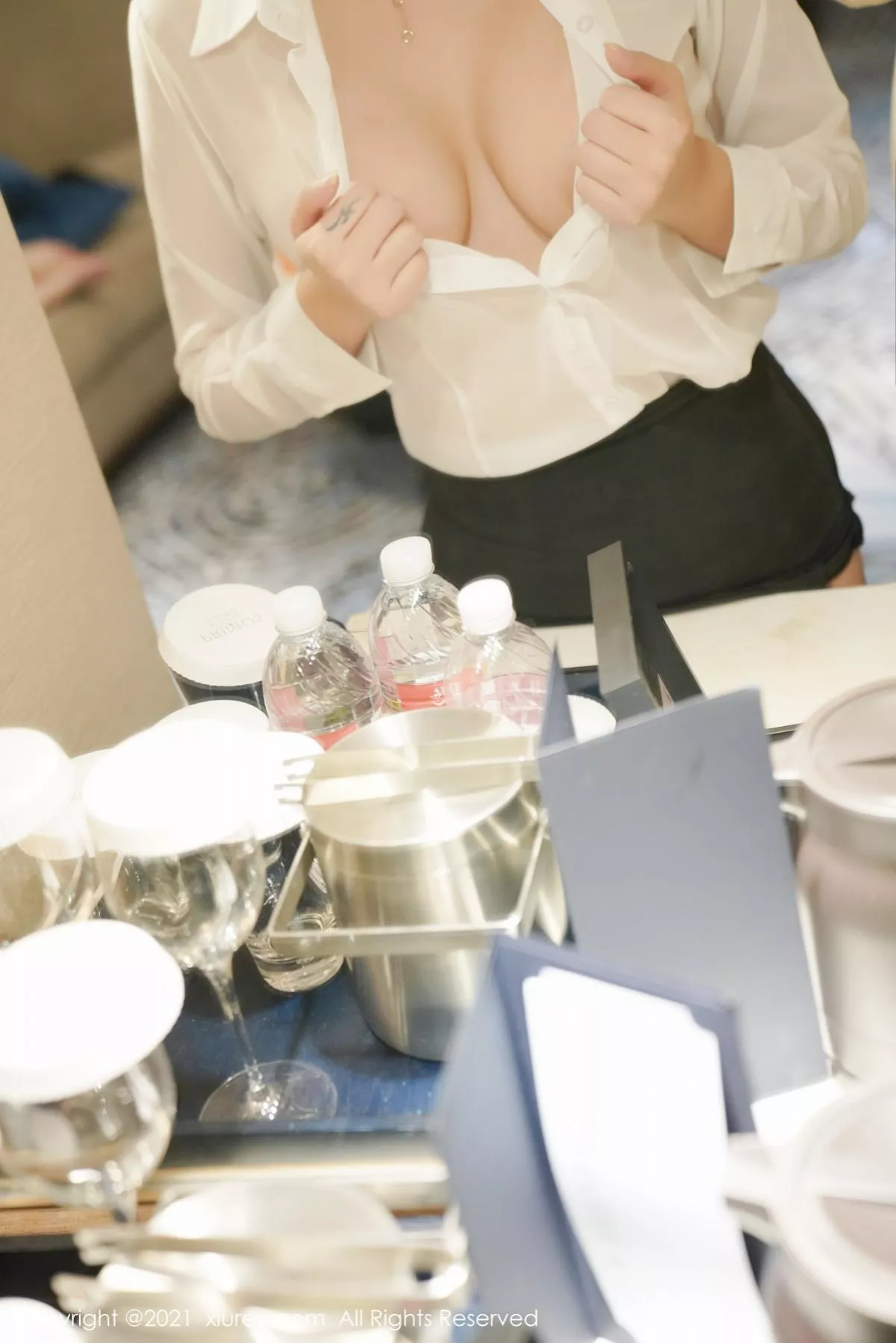 [XiuRen秀人网] 2021.03.04 No.3164 萌奈子 黑丝 美腿 [59P] NO.9