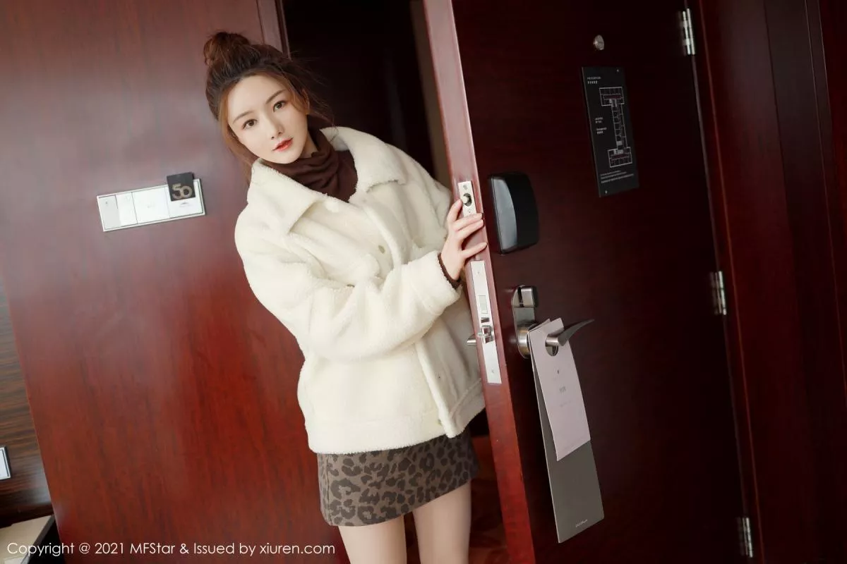 [MFStar模范学院] 2021.03.08 VOL.465 婠婠么 [48P] NO.3