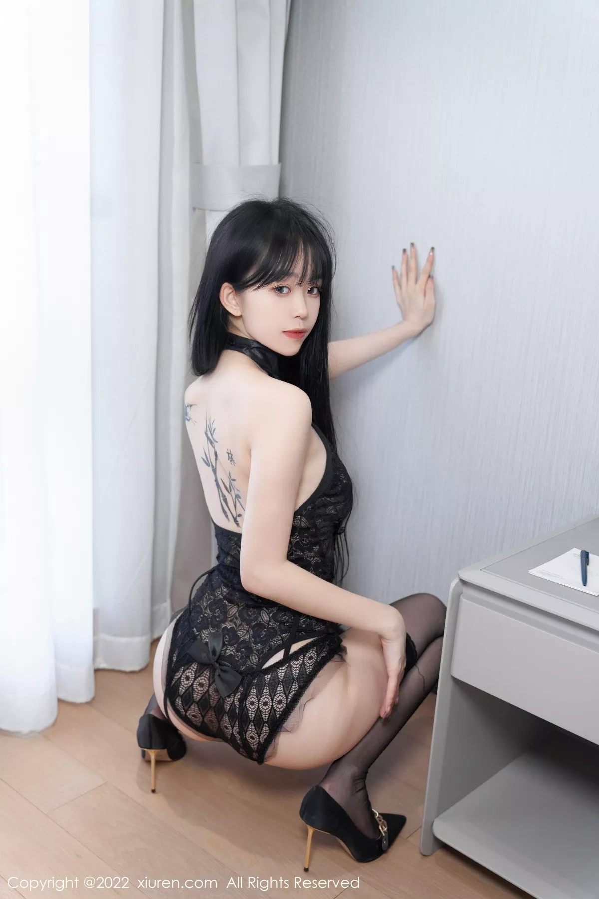 [XiuRen秀人网] 2022.07.07 No.5243 奶瓶. 黑丝美腿 [64P] NO.1