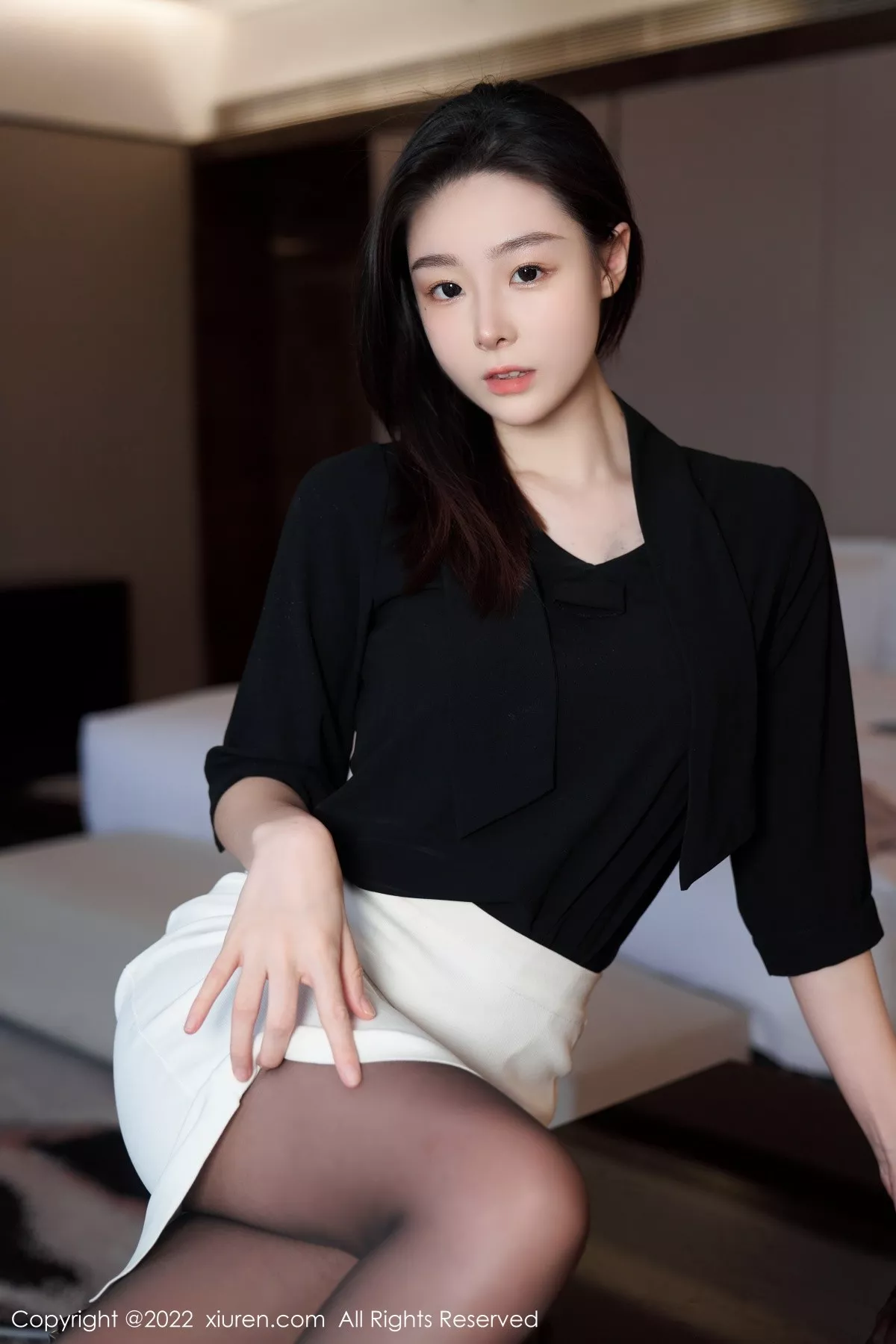 [XiuRen秀人网] 2022.07.21 No.5312 是小逗逗 短裙美腿 [90P] NO.3