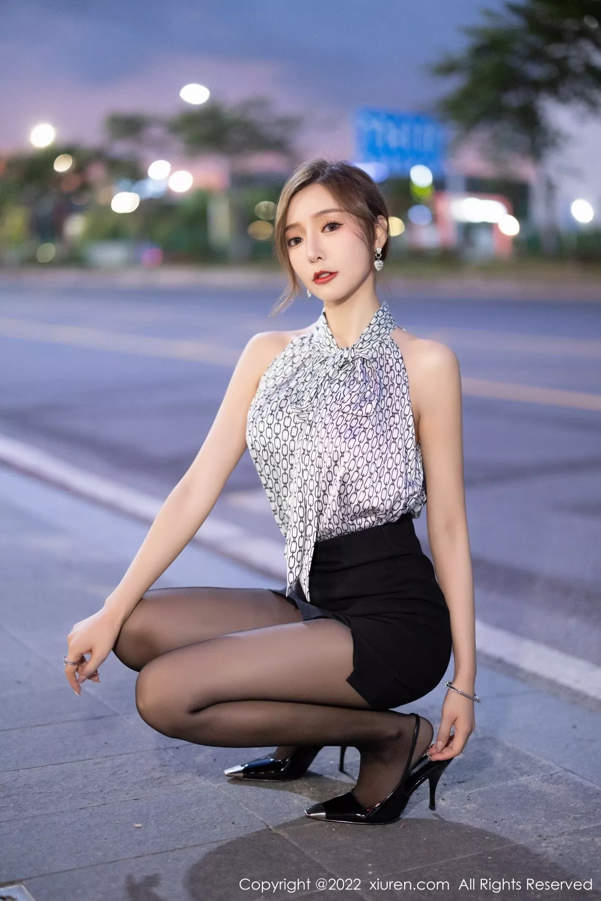 [XiuRen秀人网] 2022.07.22 No.5325 王馨瑶yanni 黑丝美腿 [78P] NO.5