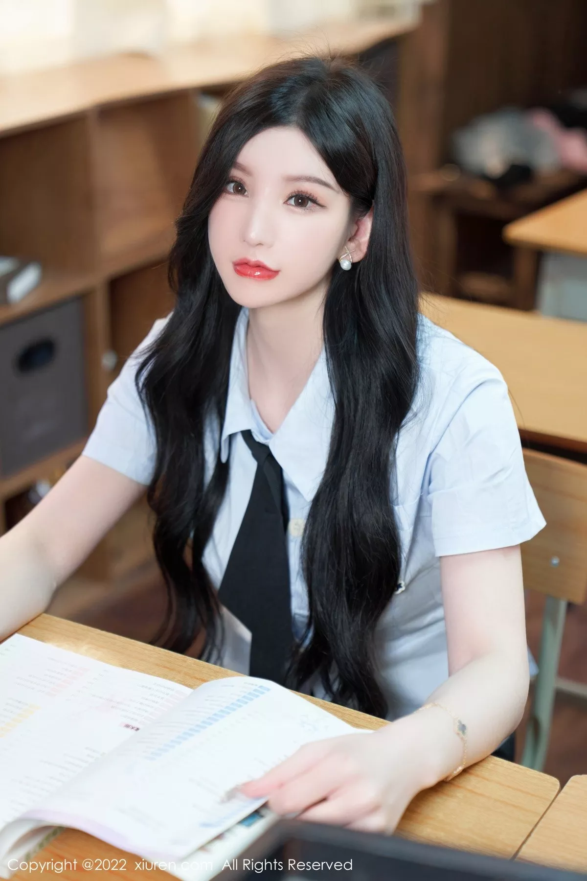 [XiuRen秀人网] 2022.08.17 No.5452 周于希Sally 丝袜美臀 [76P] NO.5