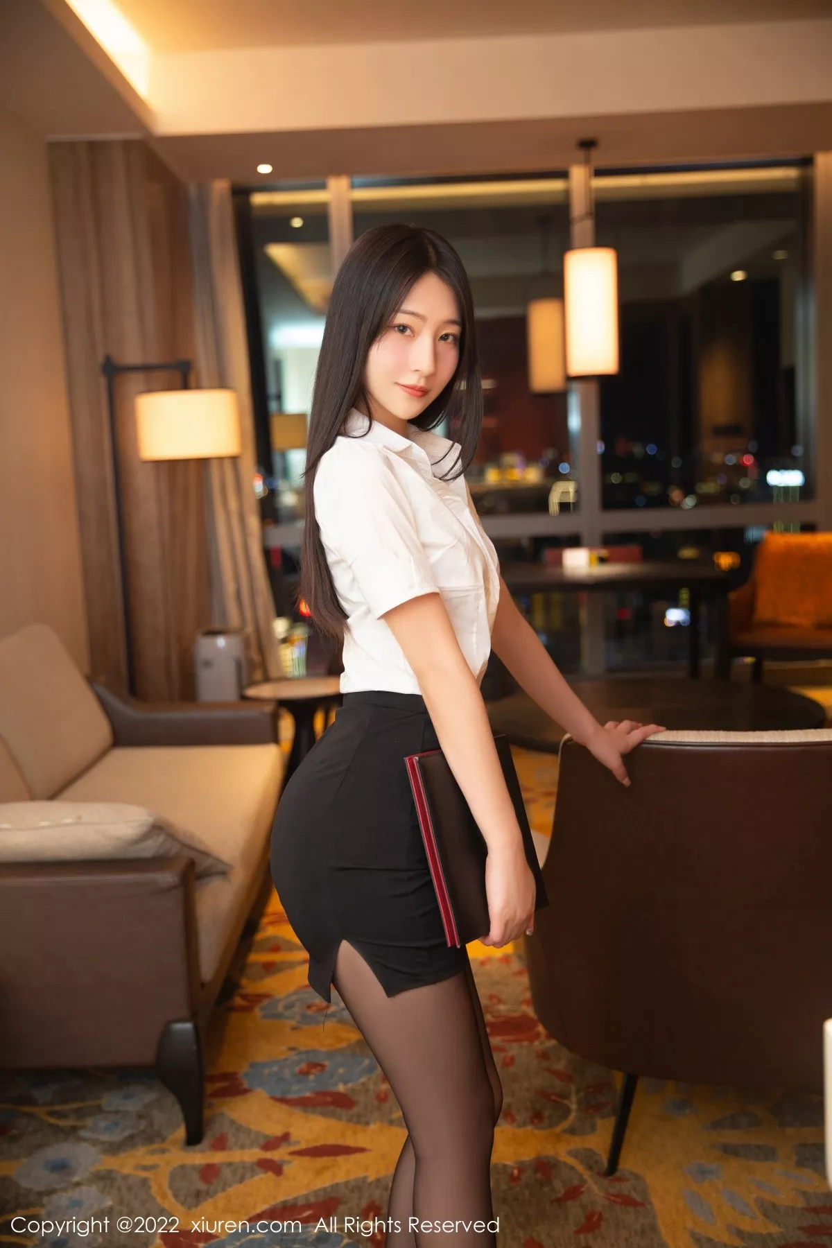 [XiuRen秀人网] 2022.08.19 No.5464 熊小诺 短裙美腿 [82P] NO.1