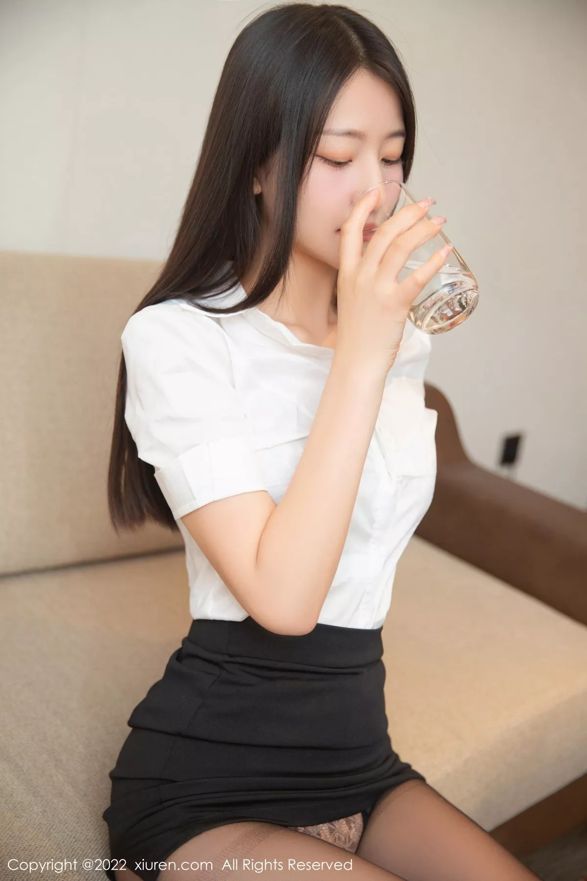 [XiuRen秀人网] 2022.08.19 No.5464 熊小诺 短裙美腿 [82P] NO.8