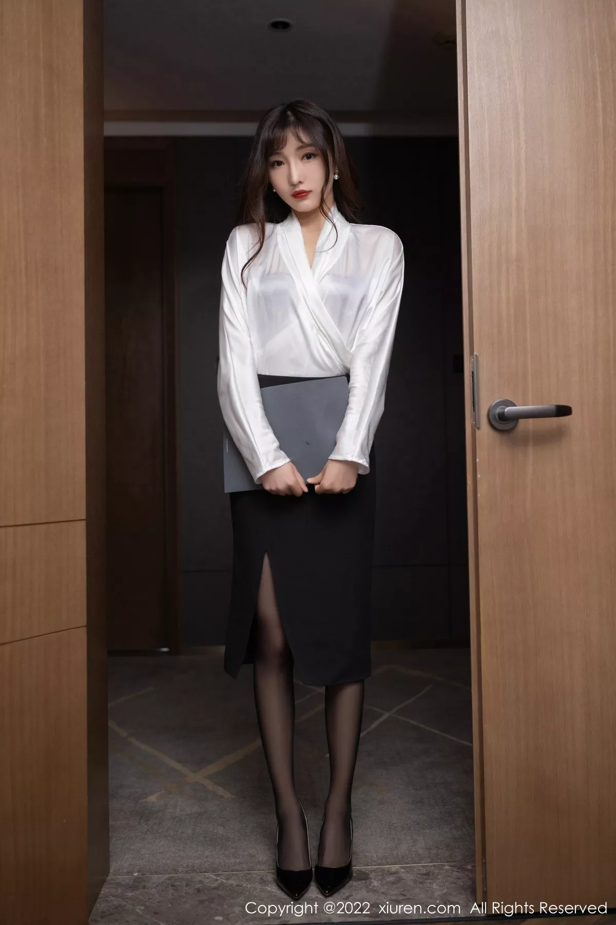 [XiuRen秀人网] 2022.09.08 No.5564 陆萱萱 黑丝美腿 [80P] NO.2