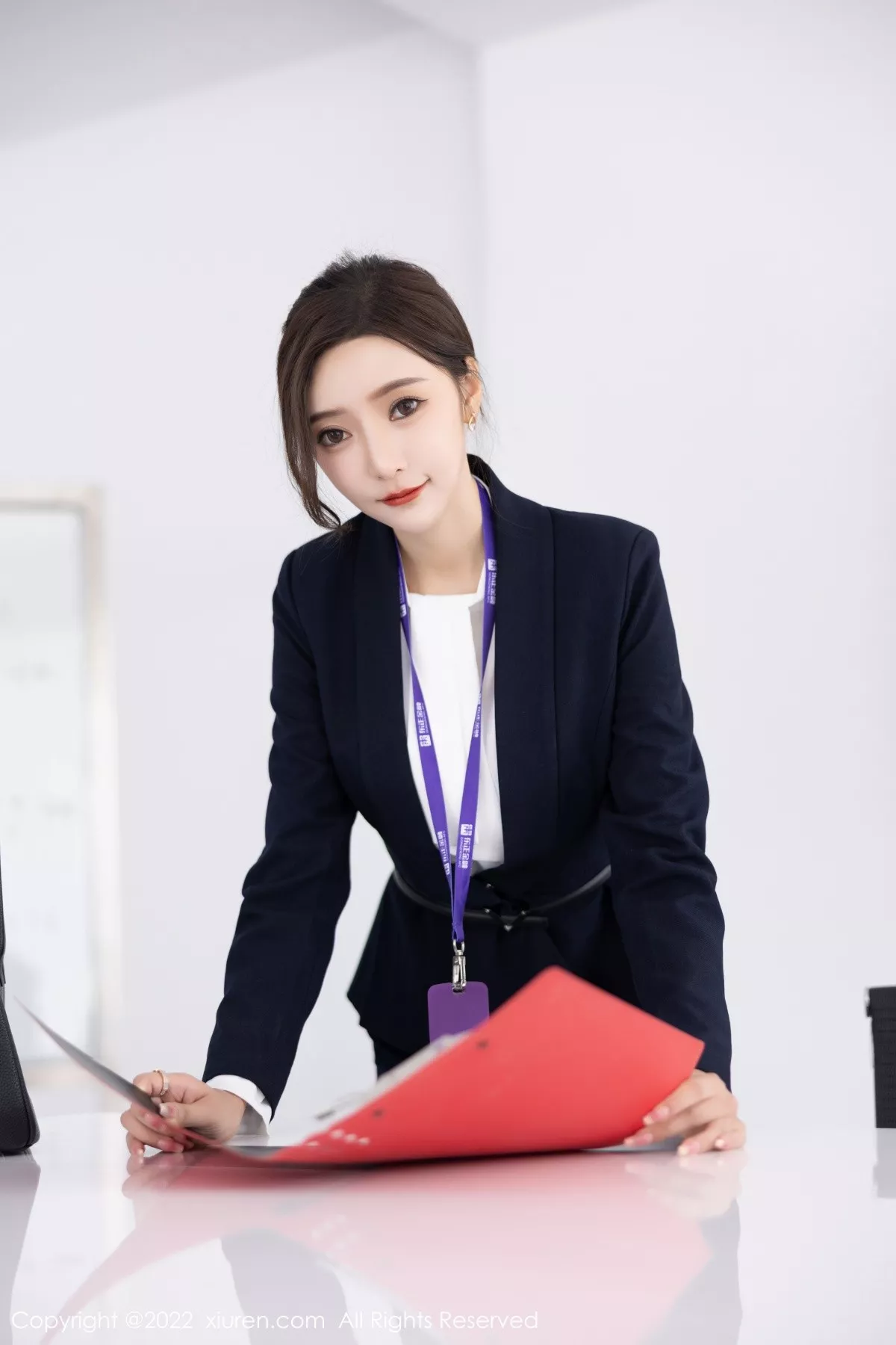 [XiuRen秀人网] 2022.09.08 No.5563 王馨瑶yanni 黑丝美腿 [80P] NO.5