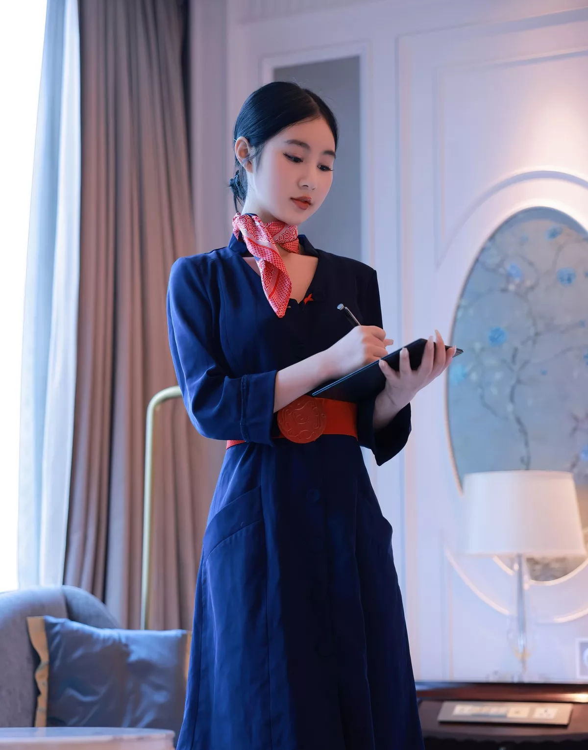 [XiuRen秀人网] 2022.09.13 No.5579 谢晚晚 美腿制服 [61P] NO.2