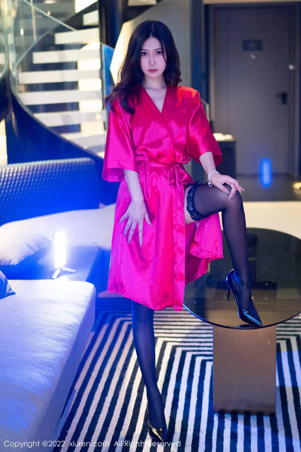 [XiuRen秀人网] 2022.09.14 No.5586 laura阿姣 红色睡裙 [76P] NO.5