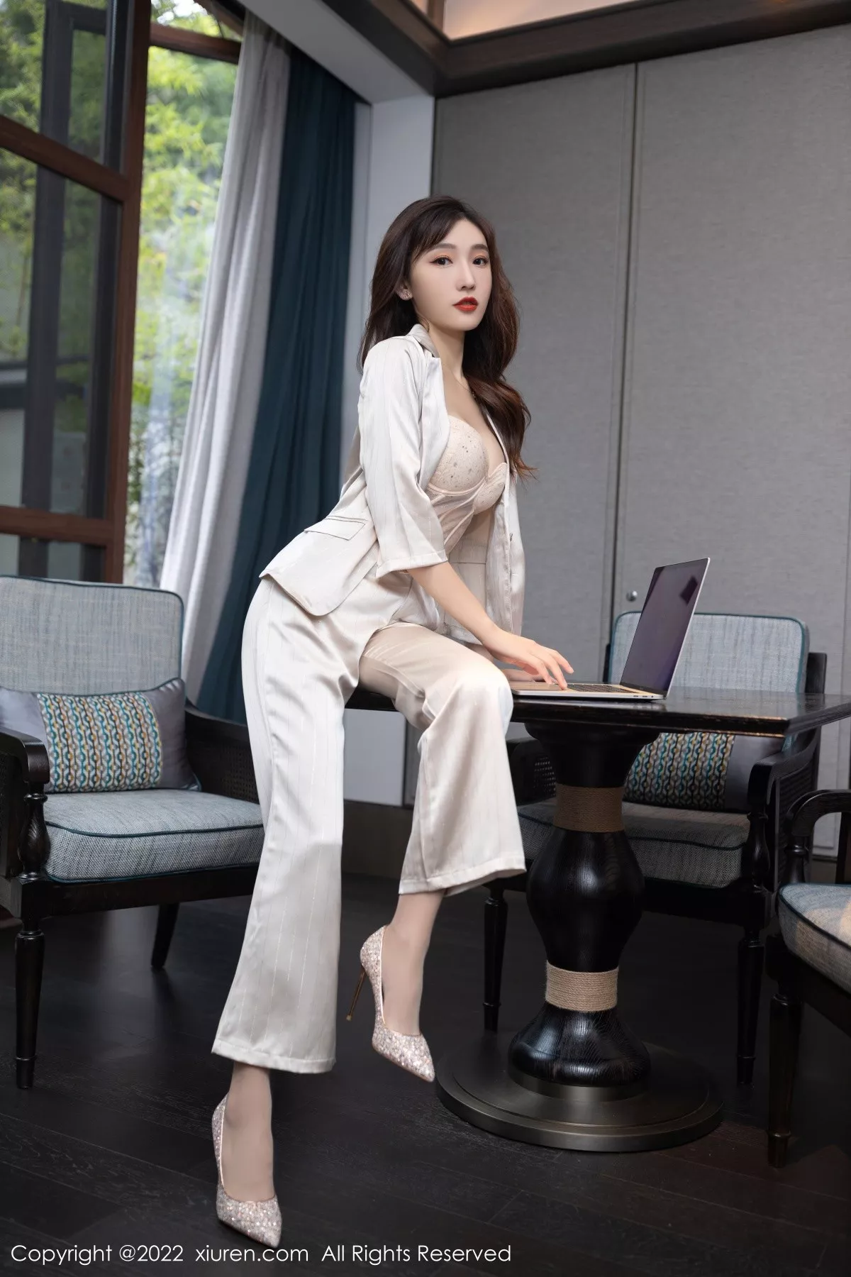 [XiuRen秀人网] 2022.09.15 No.5594 陆萱萱 美腿丝袜 [78P] NO.5