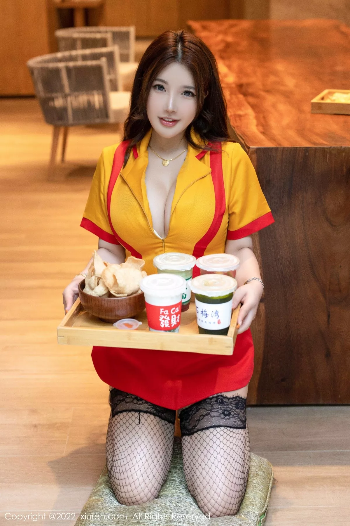 [XiuRen秀人网] 2022.08.29 No.5509 小海臀Rena 服务员制服 [56P] NO.8