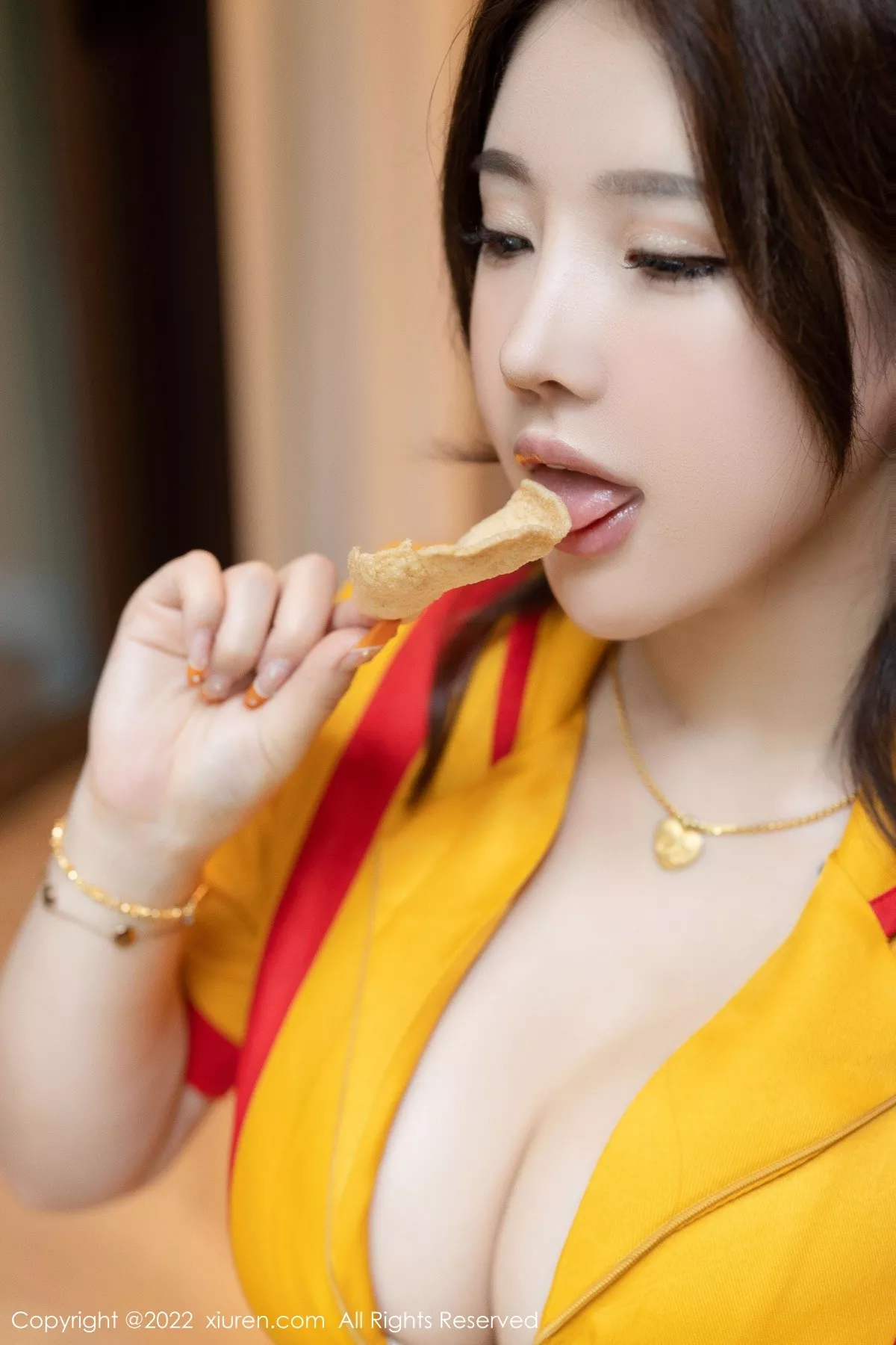 [XiuRen秀人网] 2022.08.29 No.5509 小海臀Rena 服务员制服 [56P] NO.11