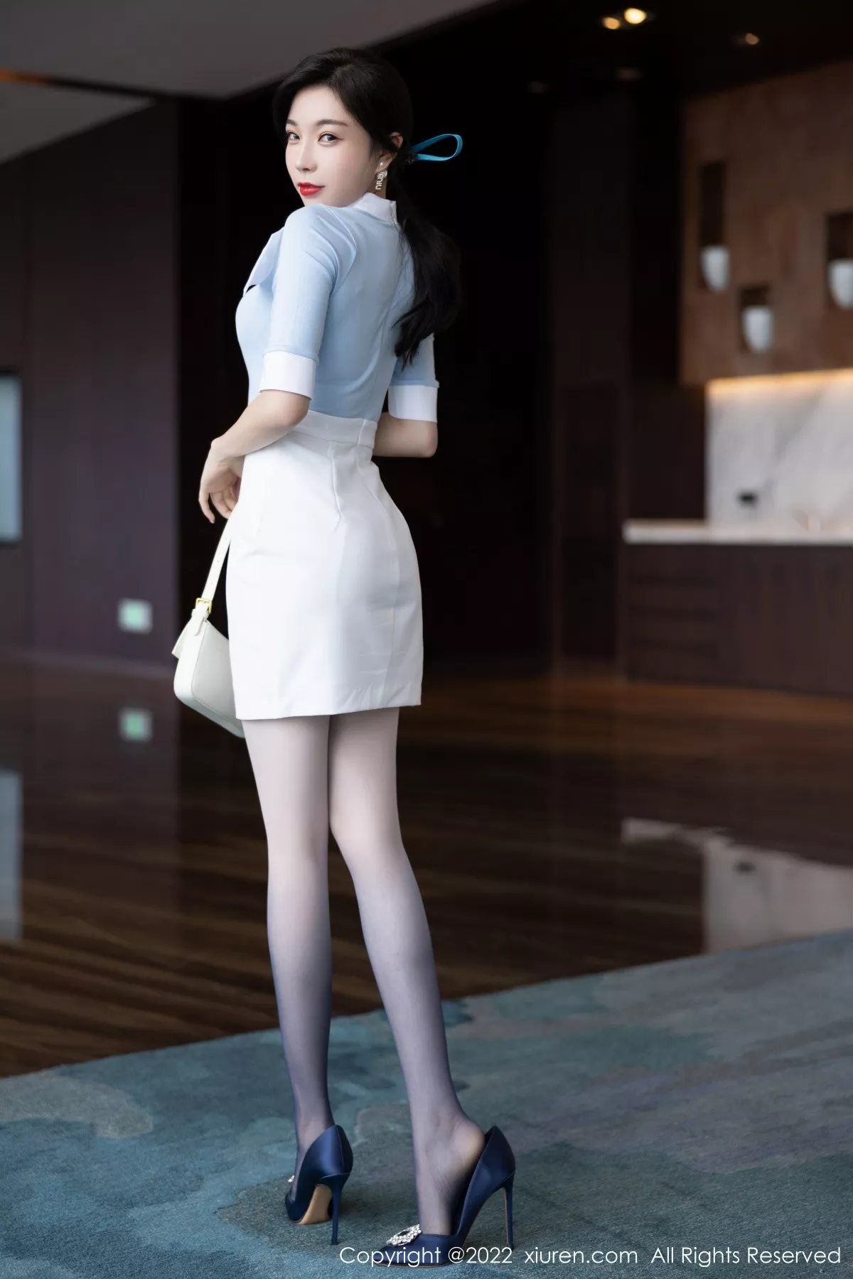 [XiuRen秀人网] 2022.09.26 No.5643 徐莉芝Booty 短裙美腿 [85P] NO.10