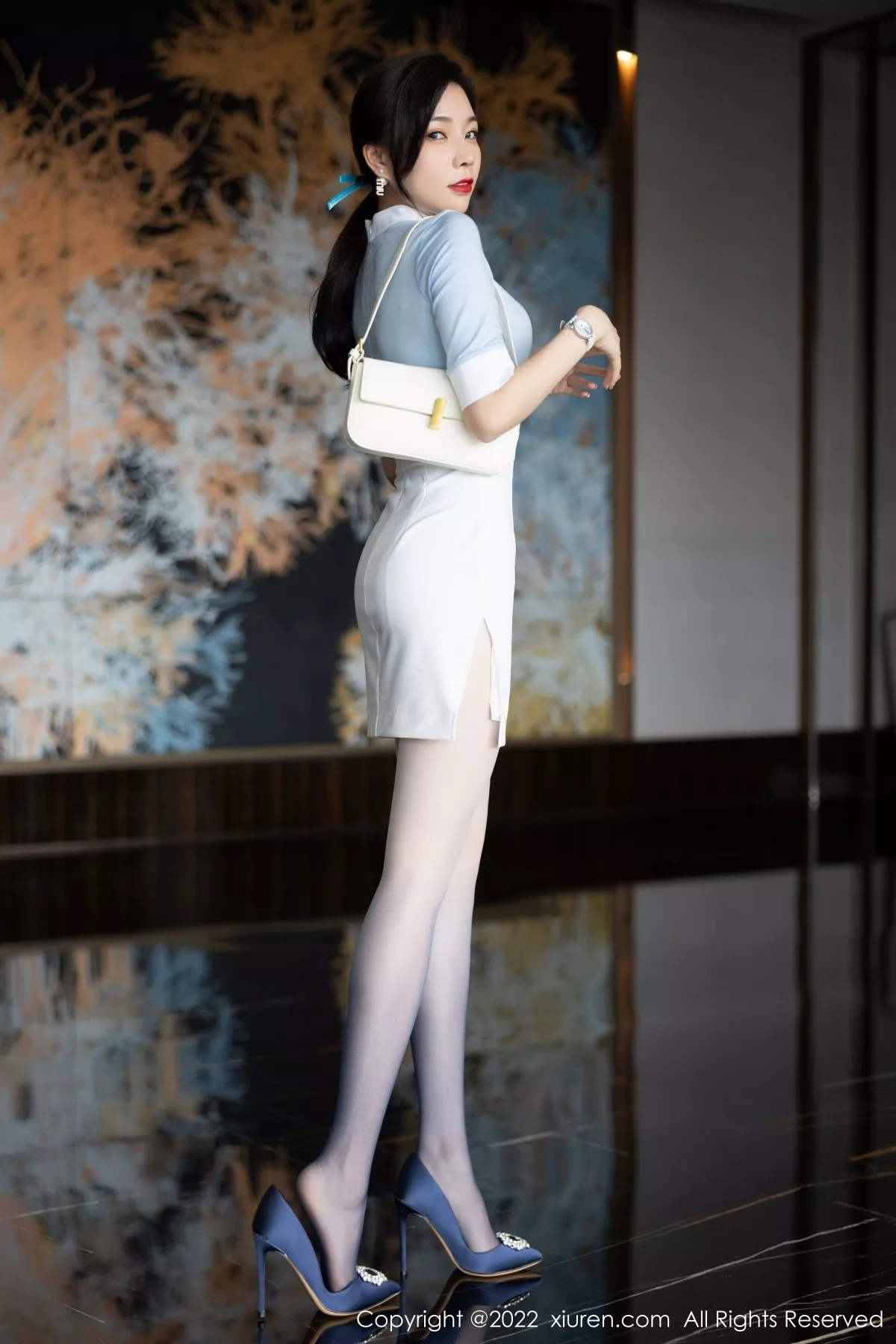 [XiuRen秀人网] 2022.09.26 No.5643 徐莉芝Booty 短裙美腿 [85P] NO.4