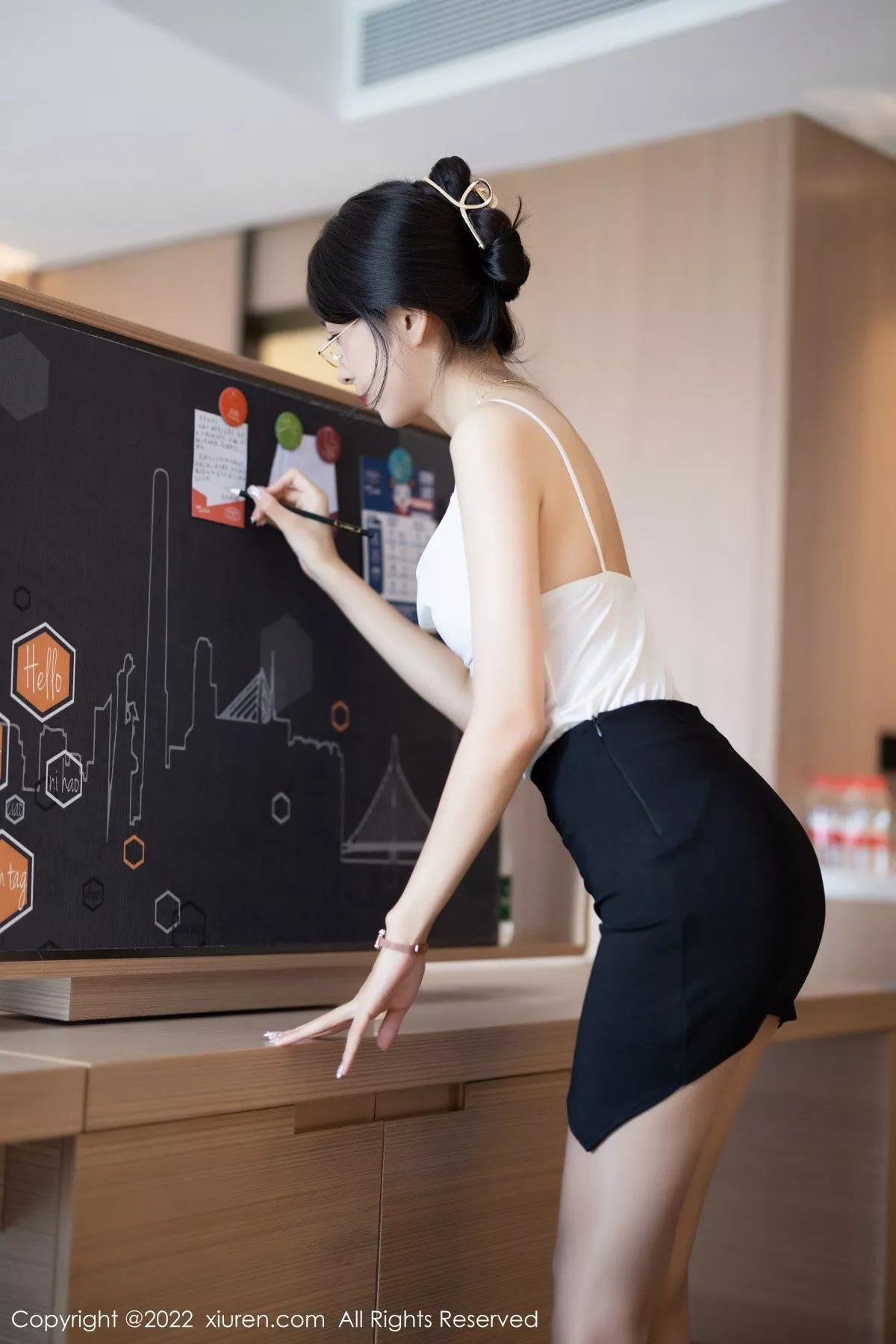 [XiuRen秀人网] 2022.09.28 No.5656 林乐一 灰丝美腿 [90P] NO.8