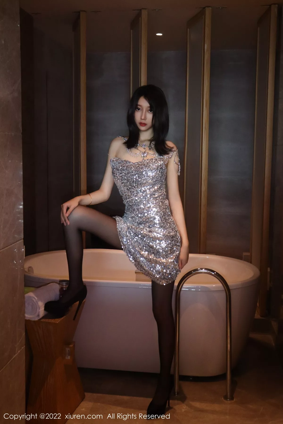 [XiuRen秀人网] 2022.09.30 No.5670 玥儿玥er 黑丝美腿 [51P] NO.5