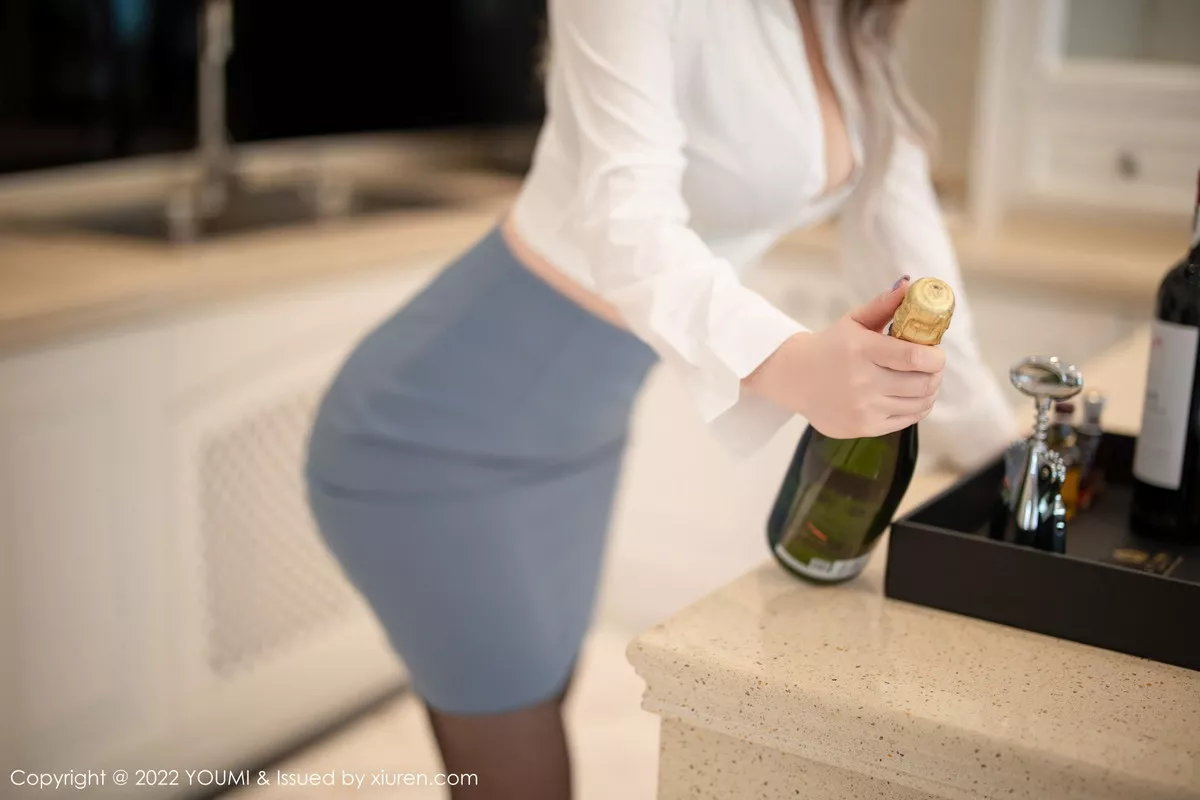 [YOUMI尤蜜荟] 2022.10.11 VOL.851 小海臀Rena 短裙黑丝 [76P] NO.11