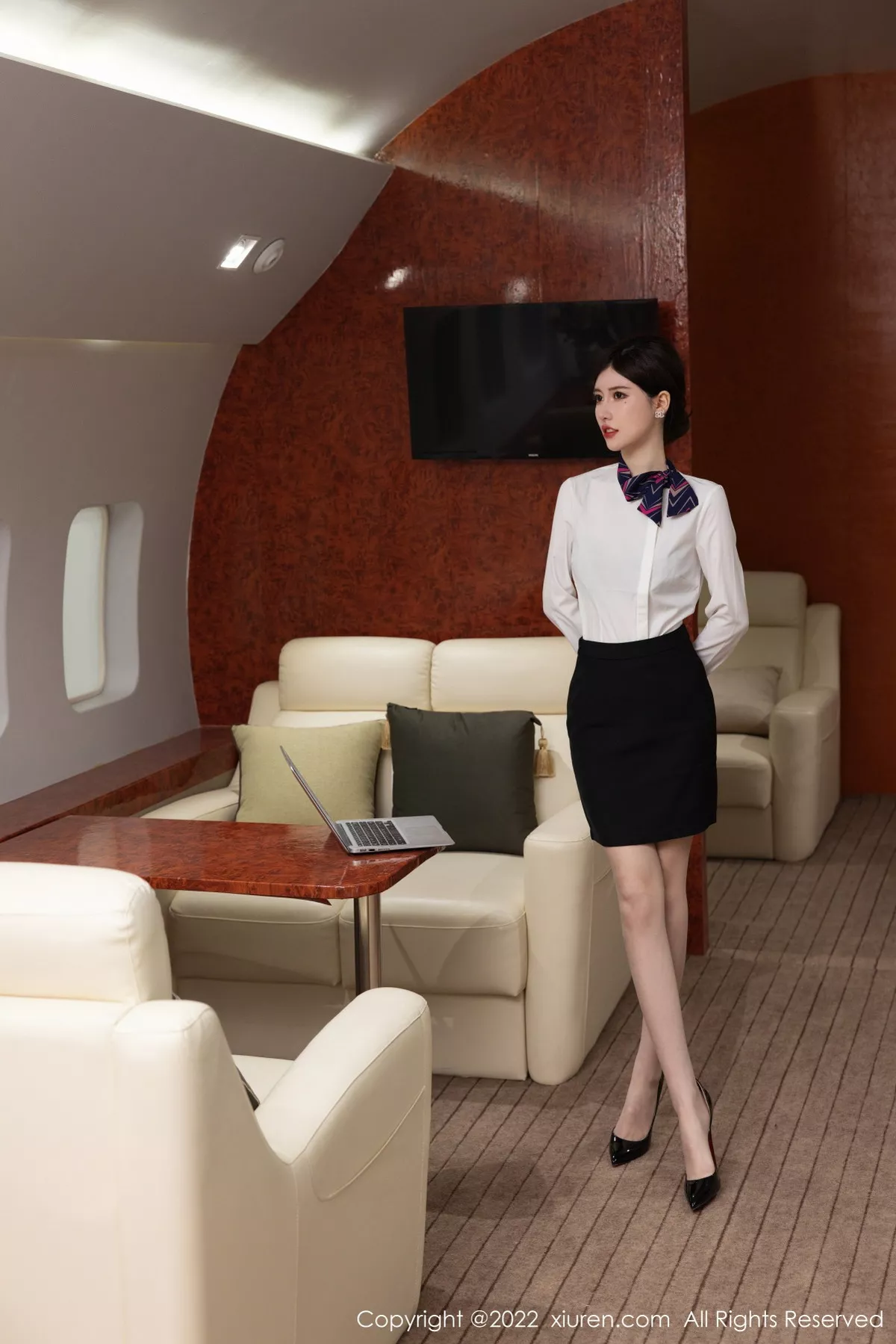 [XiuRen秀人网] 2022.10.12 No.5696 美桃酱 制服美腿 [106P] NO.6