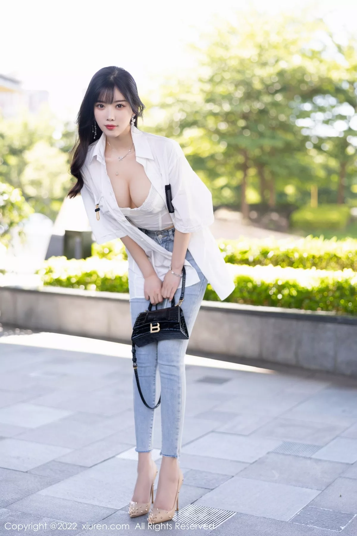 [XiuRen秀人网] 2022.09.20 No.5614 杨晨晨Yome 牛仔裤美臀 [83P] NO.5