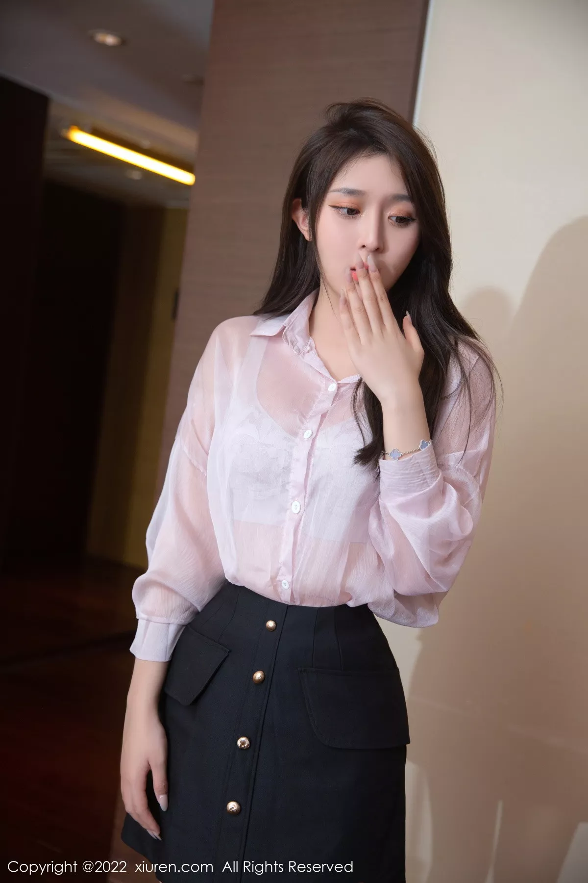 [XiuRen秀人网] 2022.10.21 No.5741 夏甜甜 短裙丝袜 [80P] NO.5