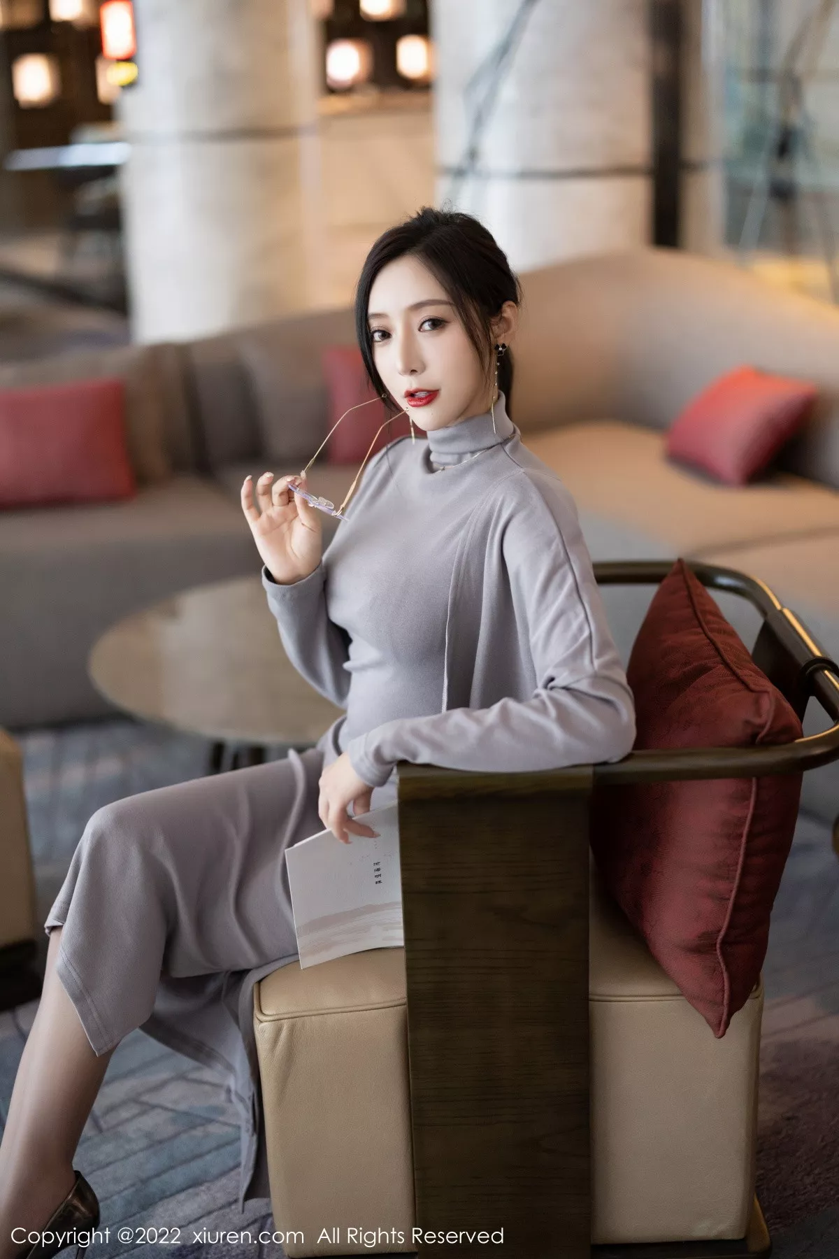 [XiuRen秀人网] 2022.10.21 No.5745 王馨瑶yanni 美腿丝袜 [84P] NO.5