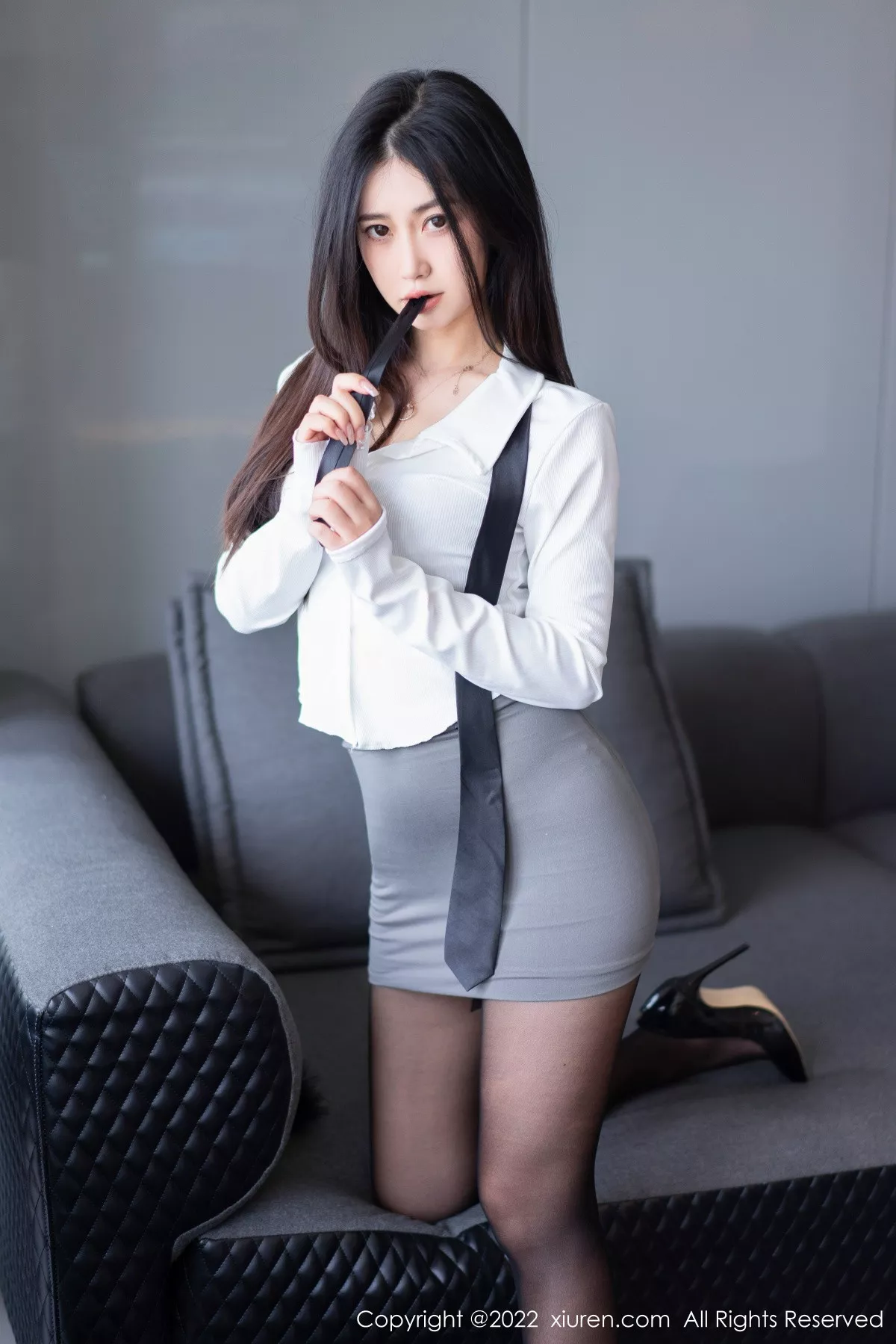 [XiuRen秀人网] 2022.11.02 No.5795 laura阿姣 黑丝美腿 [67P] NO.2