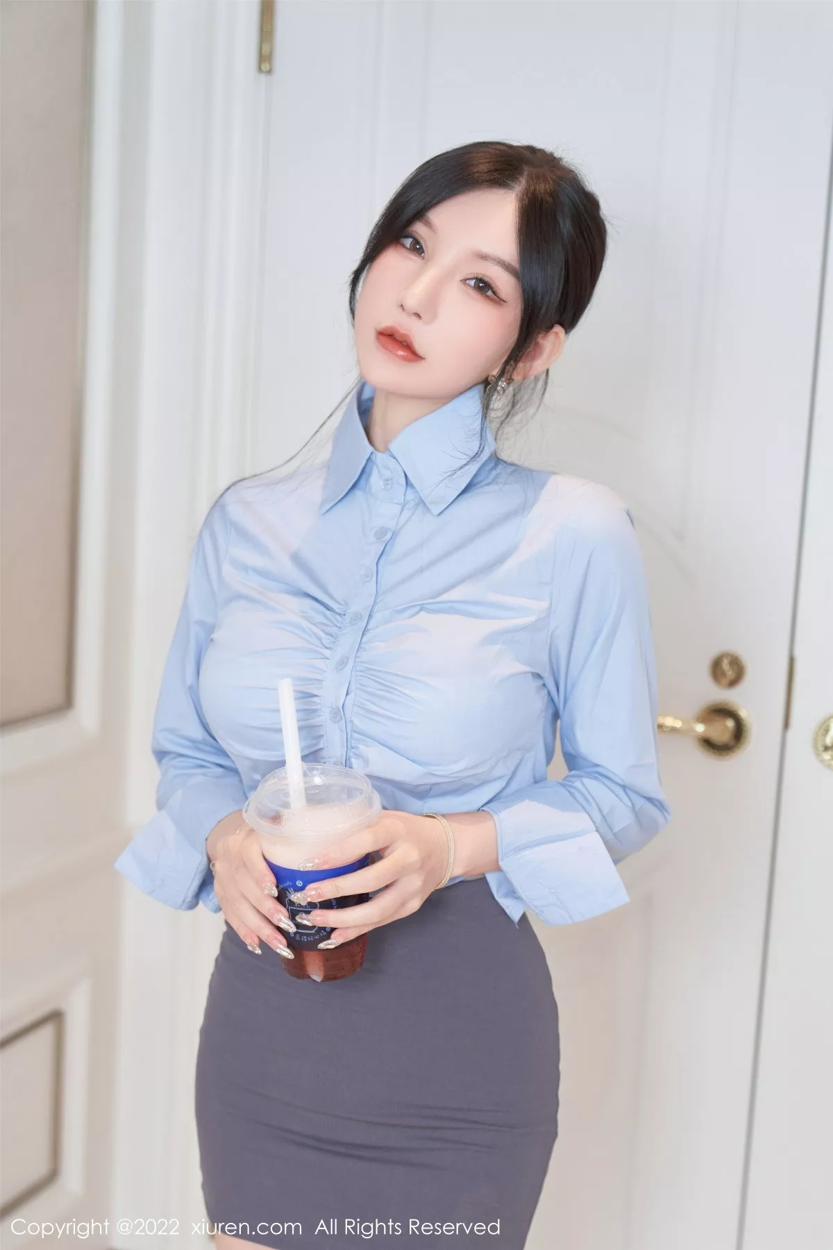 [XiuRen秀人网] 2022.11.04 No.5812 周于希Sally 短裙美臀 [90P] NO.9