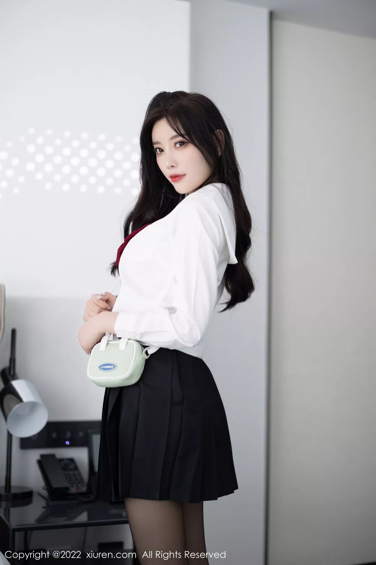 [XiuRen秀人网] 2022.11.08 No.5823 杨晨晨Yome 黑丝美臀 [94P] NO.5