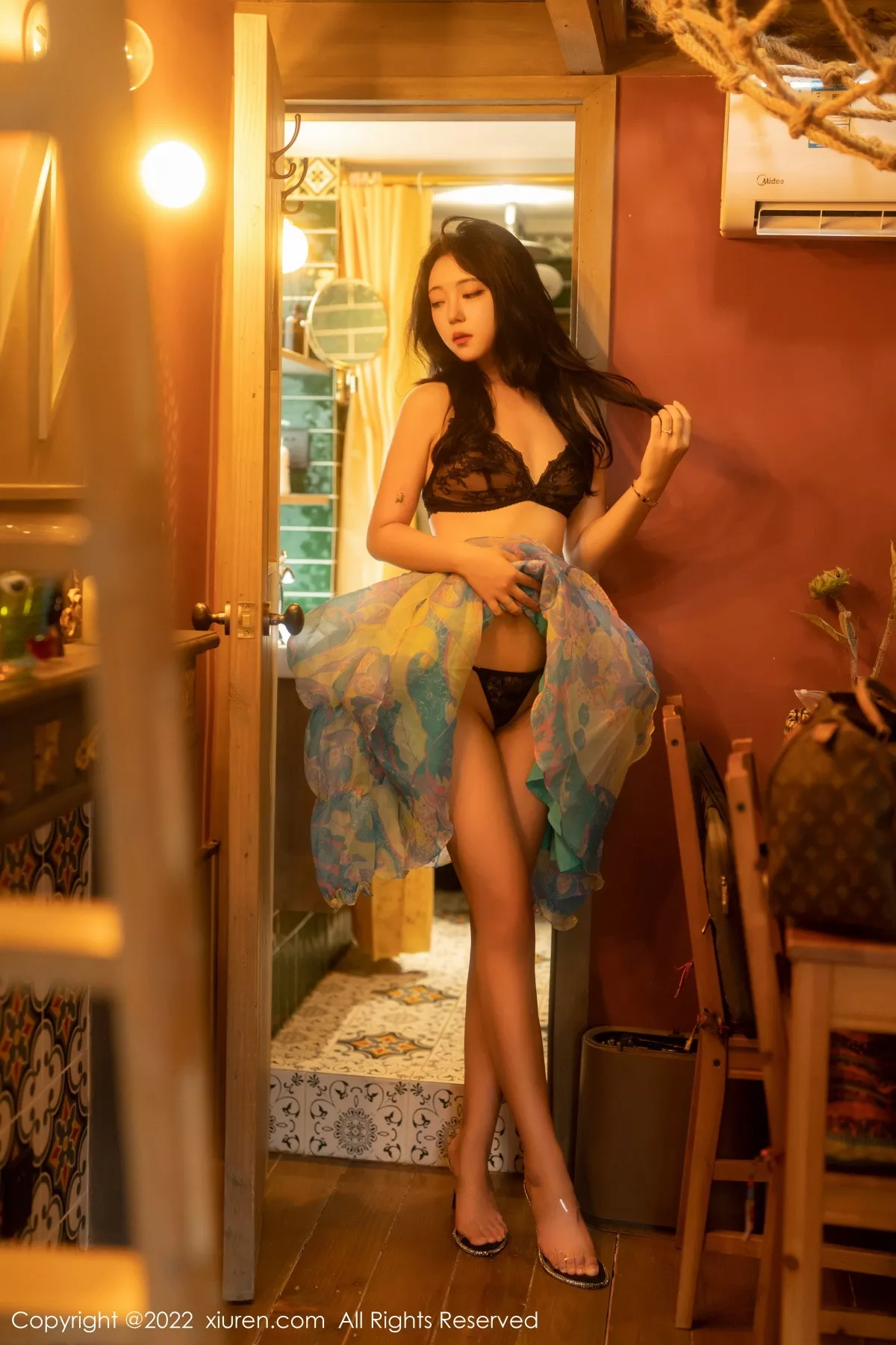[XiuRen秀人网] 2022.10.24 No.5749 露露luncy 长裙美腿 [58P] NO.5