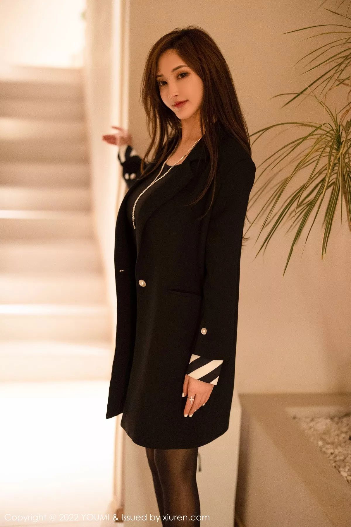 [YOUMI尤蜜荟] 2022.11.11 VOL.863 奶瓶土肥圆 黑丝美腿 [86P] NO.1