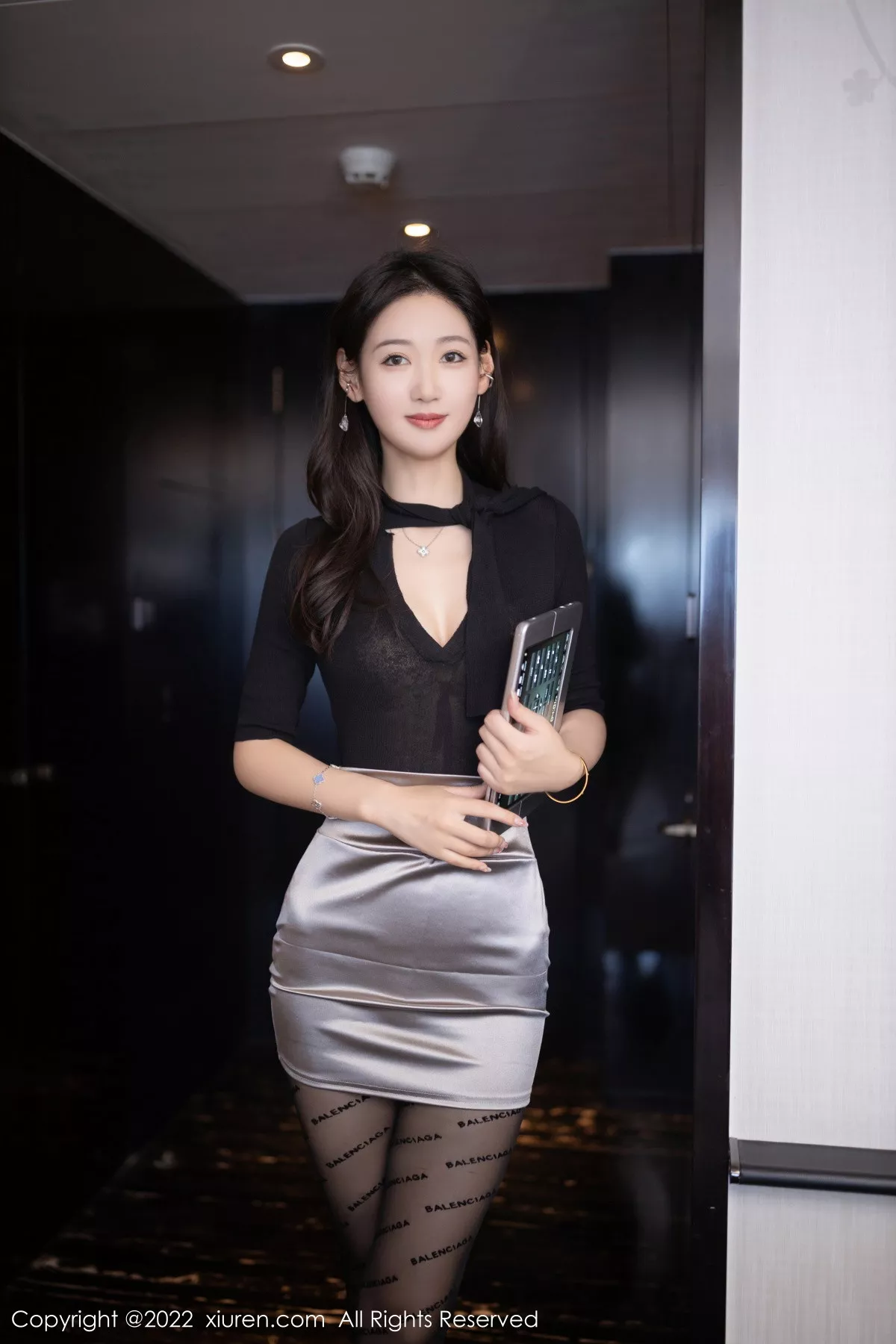 [XiuRen秀人网] 2022.11.21 No.5887 唐安琪 黑丝短裙 [78P] NO.5