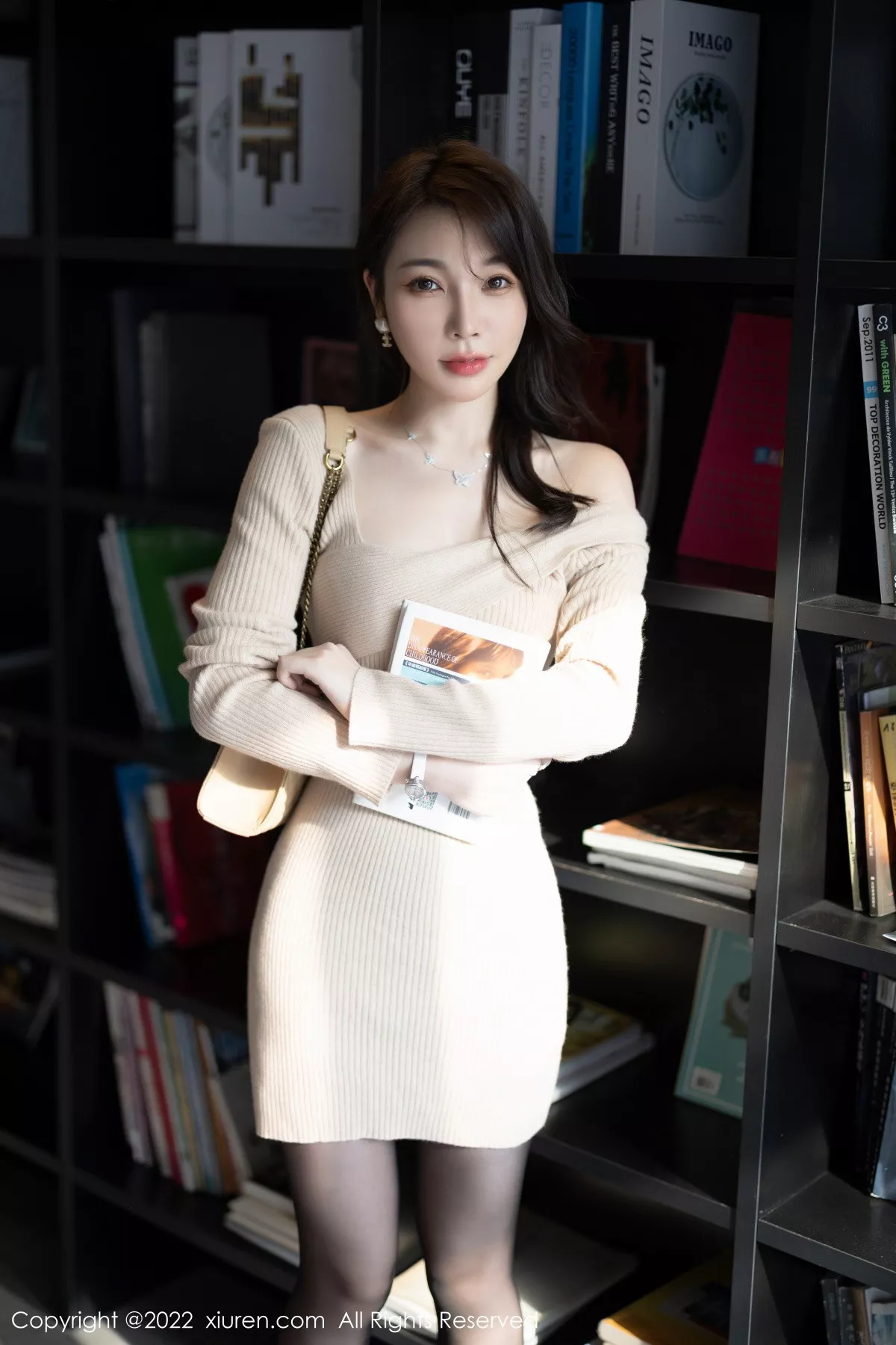 [XiuRen秀人网] 2022.12.02 No.5945 徐莉芝Booty 丰腴美腿 [83P] NO.1