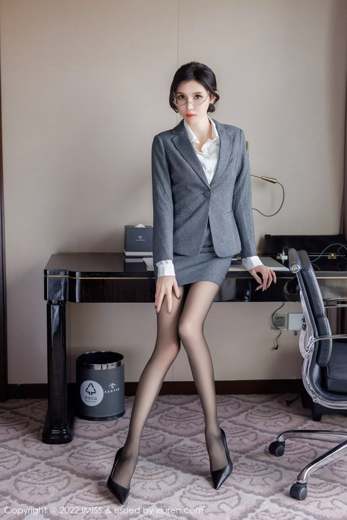[IMISS爱蜜社] 2022.12.06 VOL.708 泥鳅鳅 制服黑丝 [55P] NO.3