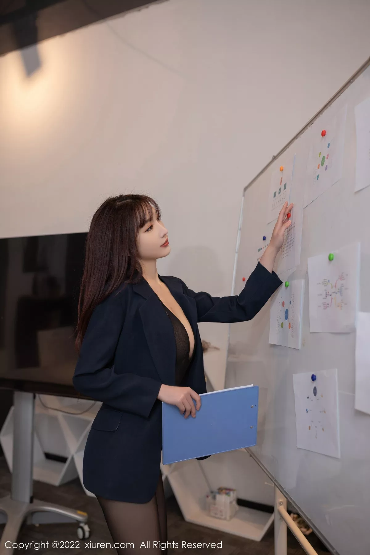 [XiuRen秀人网] 2022.12.15 No.6006 陆萱萱 连体袜美腿 [75P] NO.1