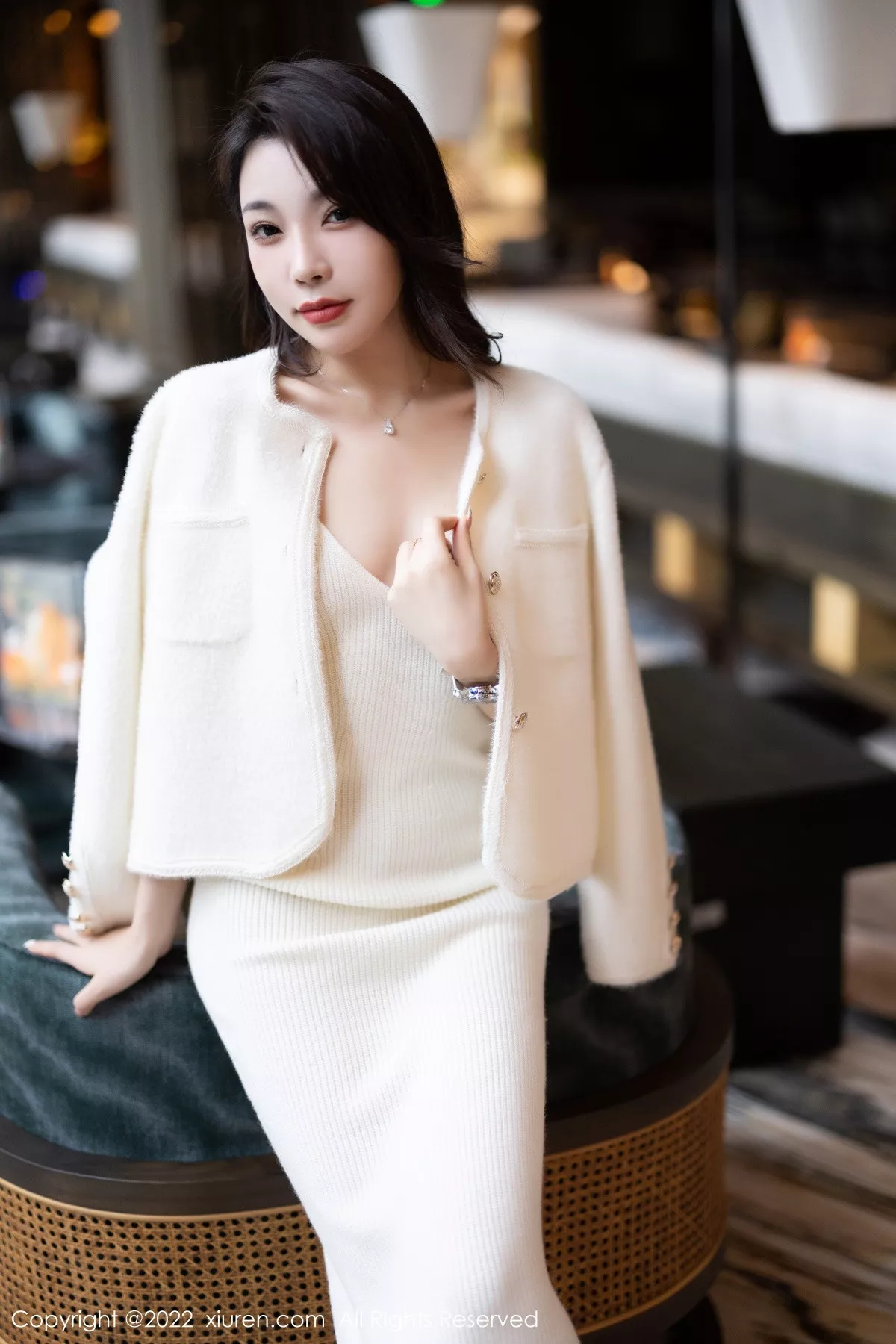 [XiuRen秀人网] 2022.12.16 No.6010 徐莉芝Booty 长裙美腿 [82P] NO.6