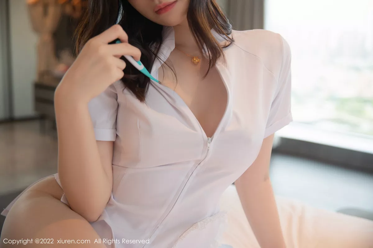 [XiuRen秀人网] 2022.12.20 No.6020 是小逗逗 护士服美腿 [82P] NO.7