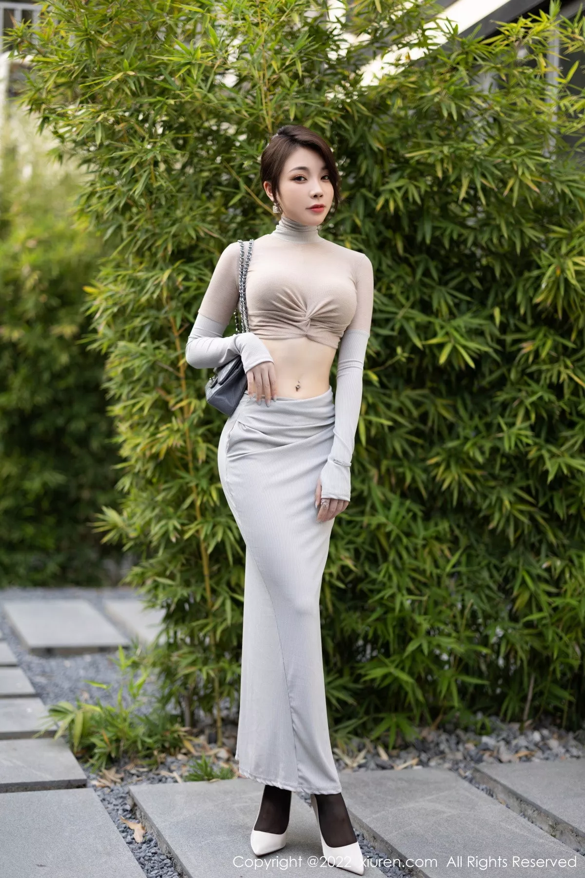 [XiuRen秀人网] 2022.11.22 No.5895 徐莉芝Booty 黑丝美腿 [91P] NO.1