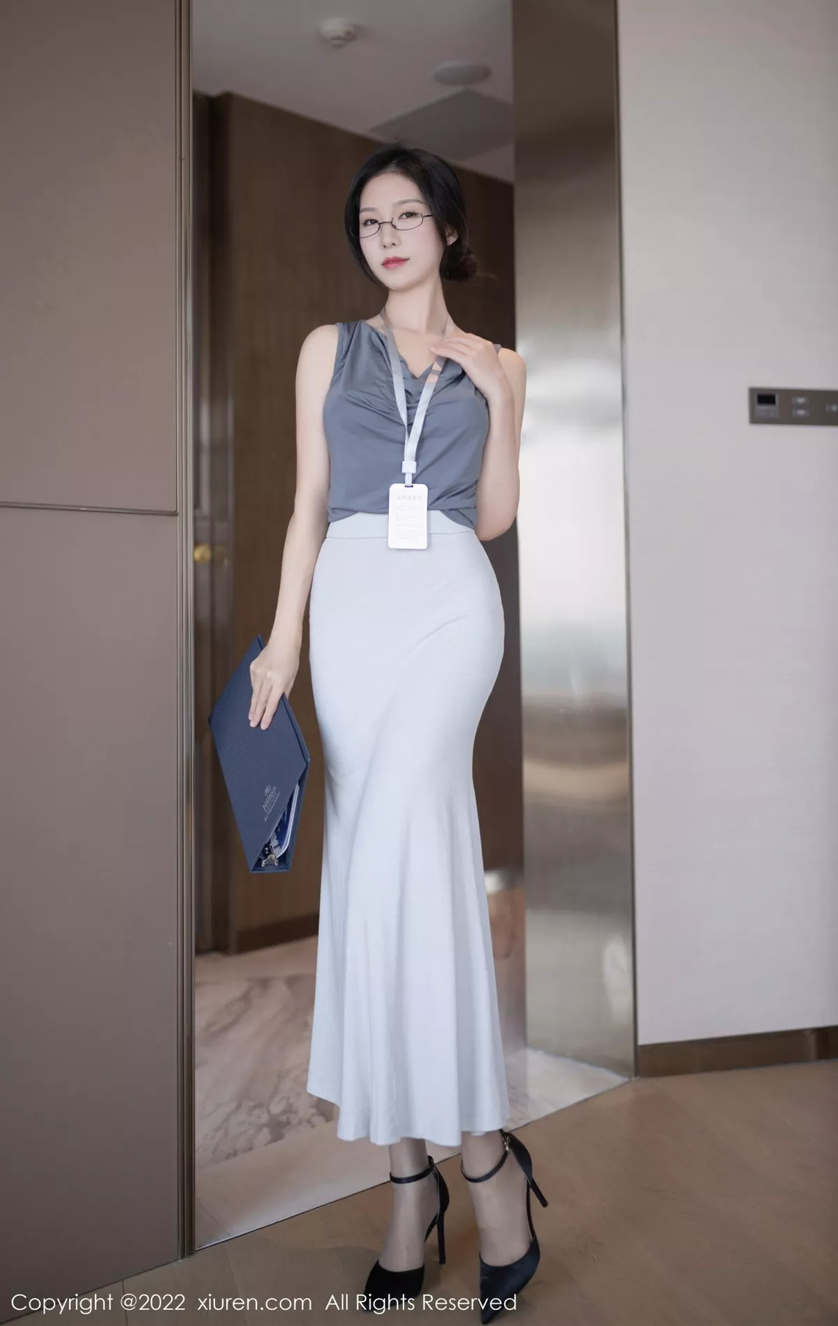 [XiuRen秀人网] 2022.11.23 No.5900 利世 丝袜长裙 [71P] NO.1