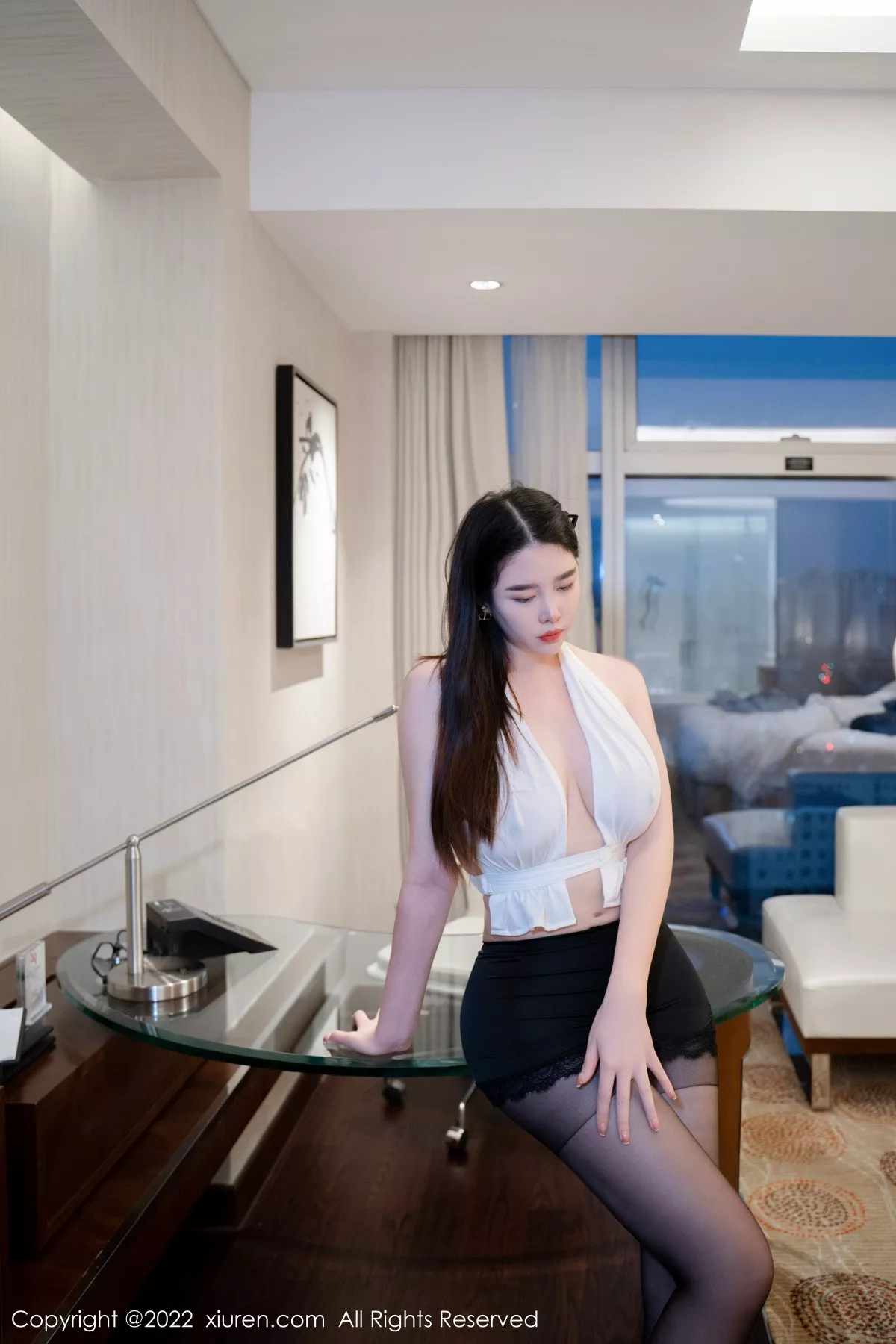 [XiuRen秀人网] 2022.11.28 No.5917 樱桃小犊子 黑丝短裙 [48P] NO.12