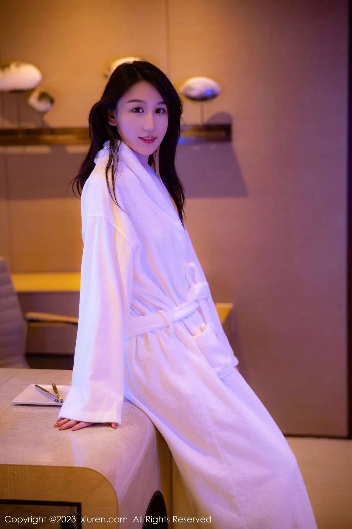 [XiuRen秀人网] 2023.01.04 No.6083 薇薇酱 睡袍美腿 [84P] NO.1