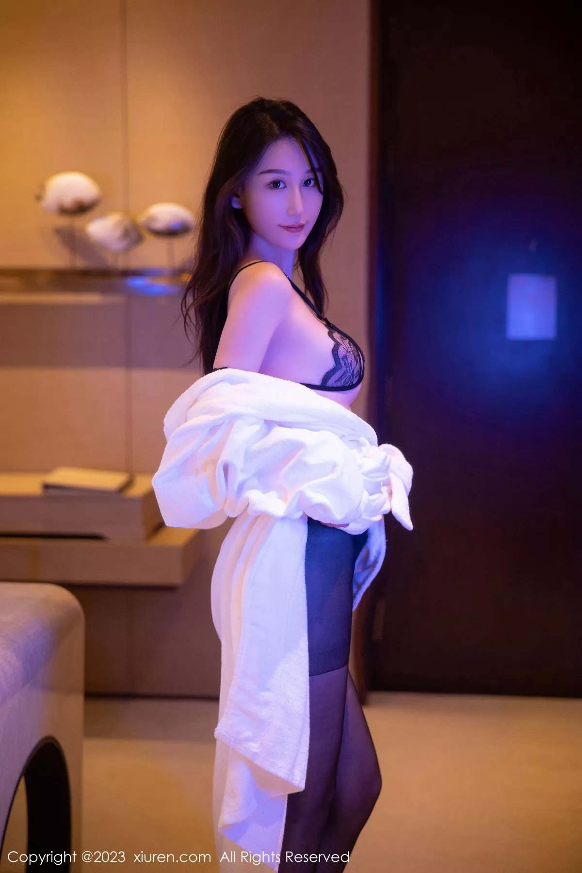 [XiuRen秀人网] 2023.01.04 No.6083 薇薇酱 睡袍美腿 [84P] NO.11