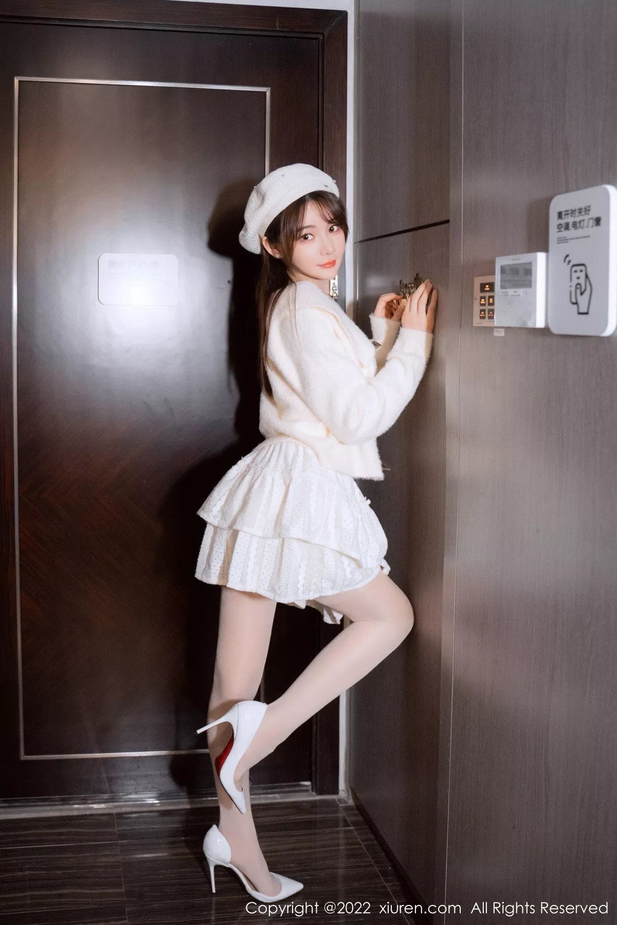 [XiuRen秀人网] 2022.12.21 No.6025 婠婠么 丝袜美腿 [68P] NO.9