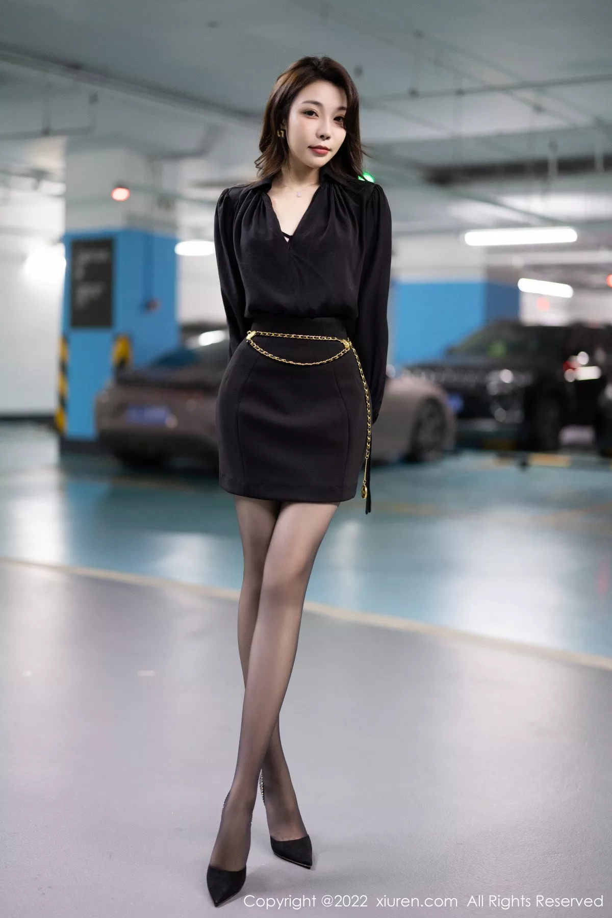 [XiuRen秀人网] 2022.12.22 No.6033 徐莉芝Booty 黑丝美腿 [83P] NO.1