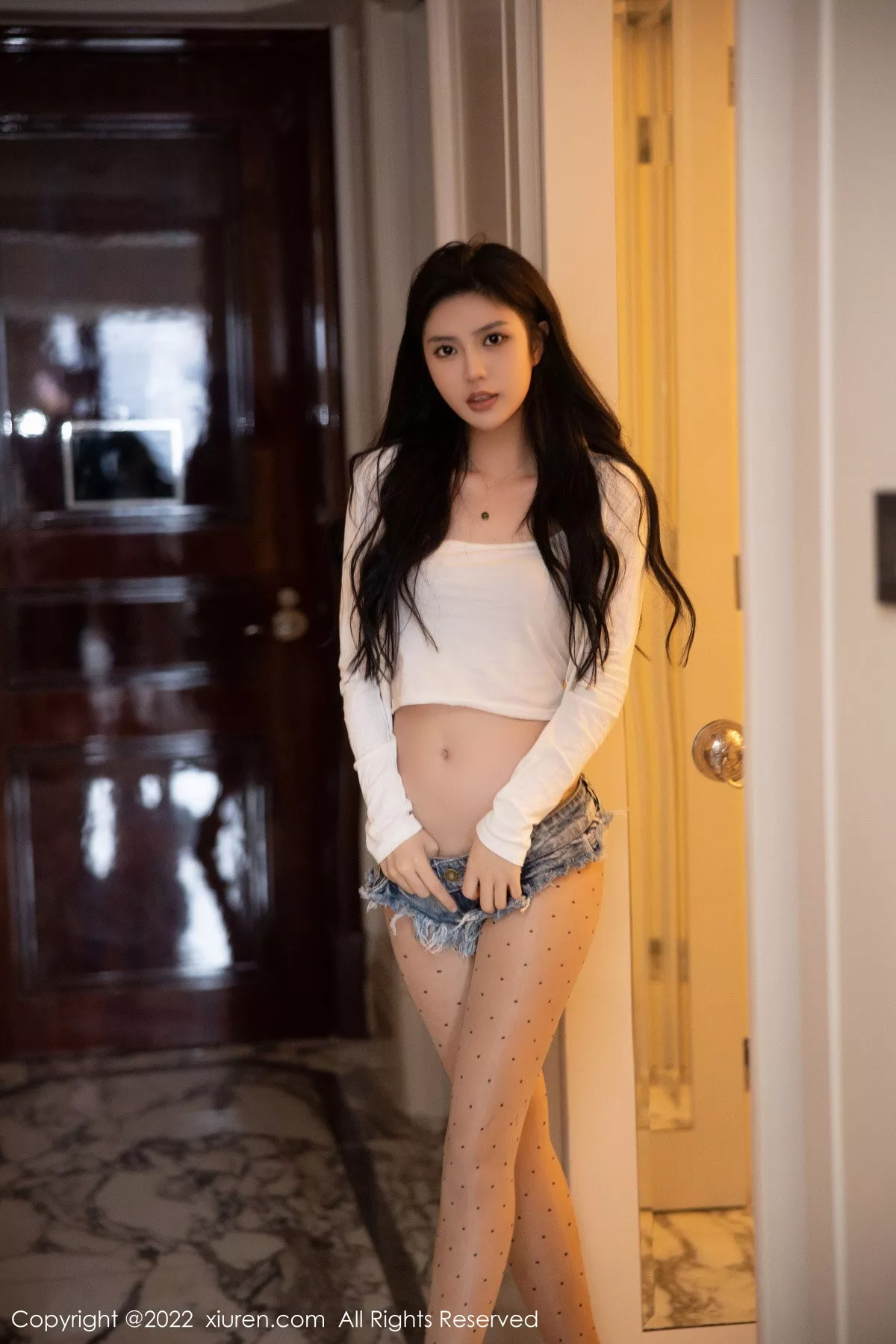 [XiuRen秀人网] 2022.12.27 No.6047 浅浅Danny 牛仔短裤 [87P] NO.1