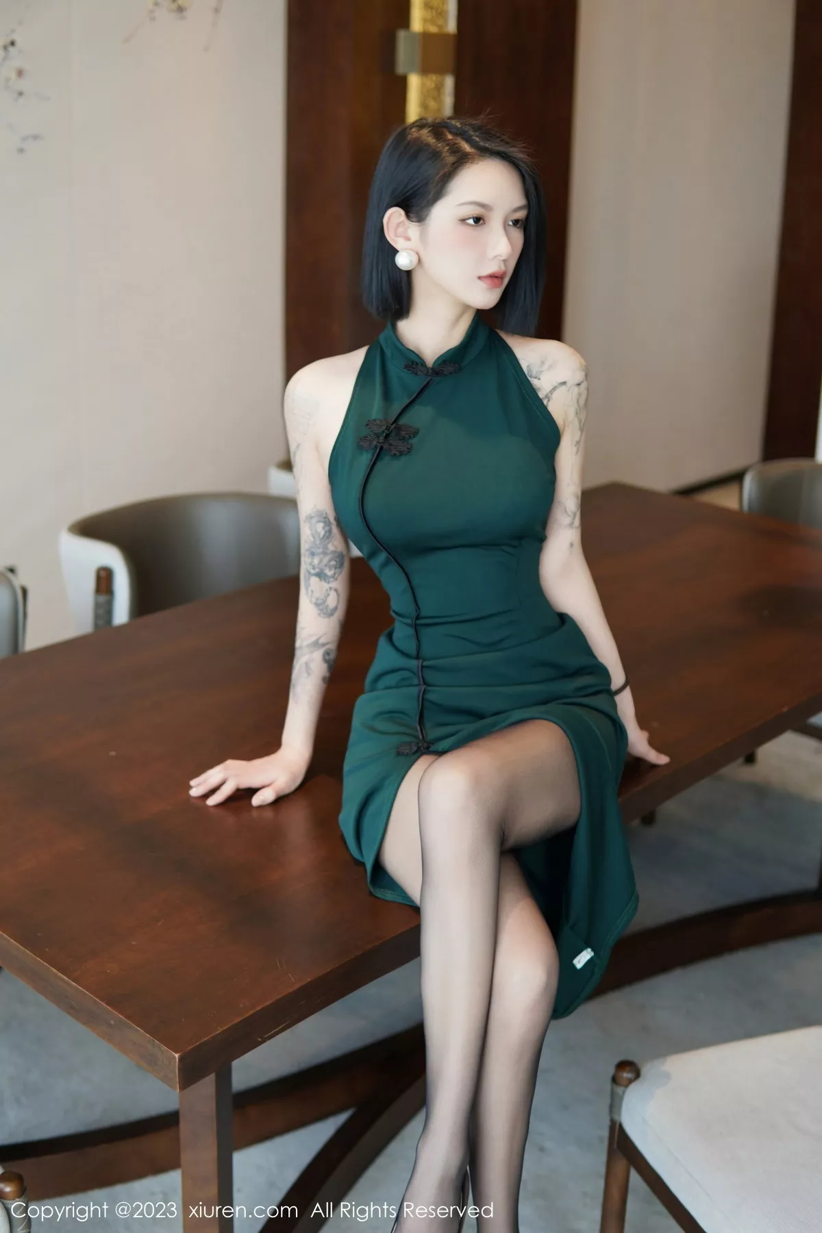 [XiuRen秀人网] 2023.02.02 No.6205 乔一一 黑丝美腿 [84P] NO.6