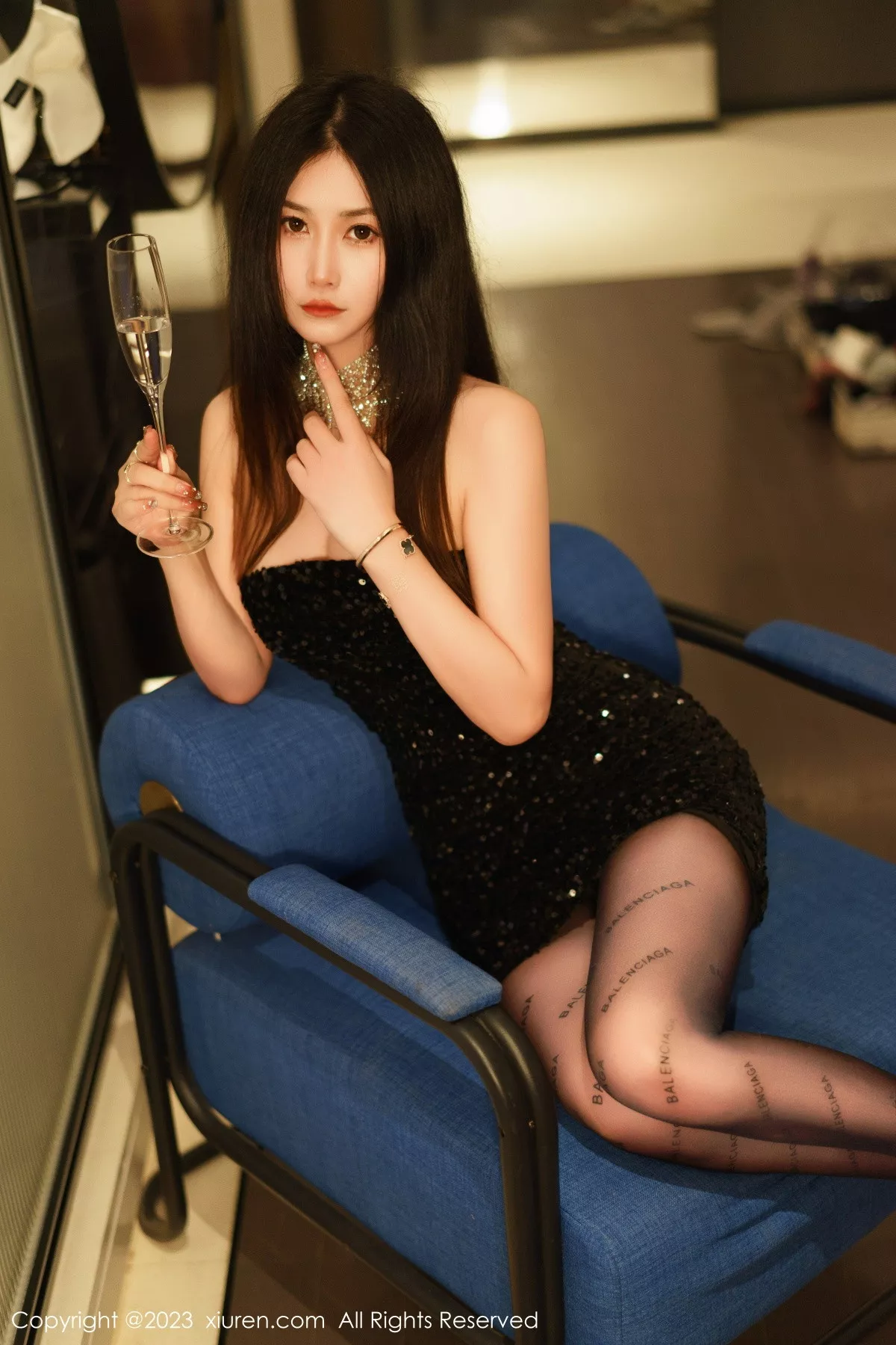 [XiuRen秀人网] 2023.02.09 No.6244 laura阿姣 黑丝美腿 [90P] NO.6